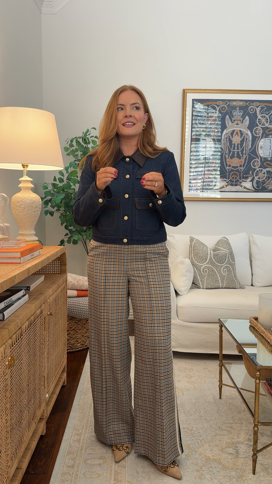 Wearing size small in jacket and medium in pants!

@macys wide-leg trousers are my fall workwear obsession — high-waisted, comfortable, and they go with everything. Styled here with a chambray button-down tucked in and tan shoes. An easy polished office look that feels anything but stuffy.