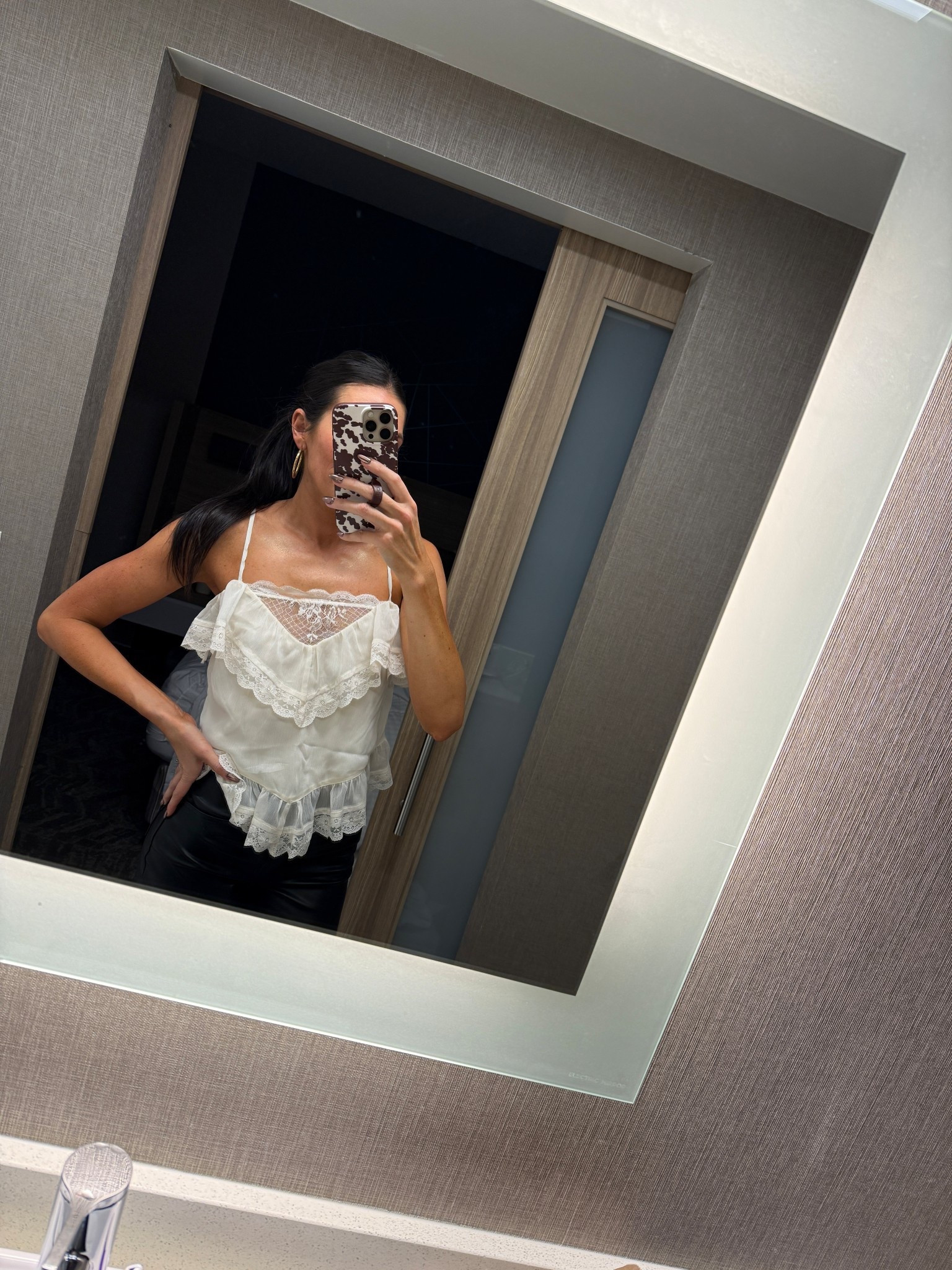 Had a little date night last night & had two girls compliment my outfit 
Top is size small 
Leather pants are size 26 long 
I use my dibs body glow on my chest & it’s the best ever! 
Use code NICOLEL for 10% off dibs 

#LTKParties #LTKHoliday #LTKFindsUnder50