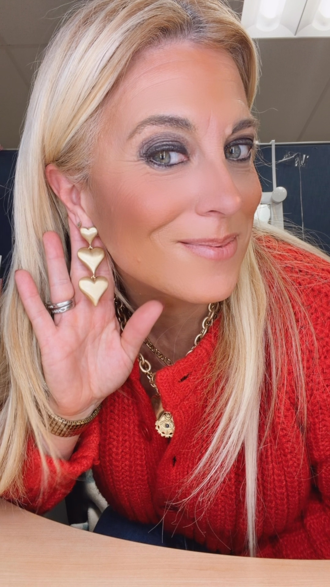 Obsessed with these heart earrings 🩷🩷

#LTKdayinmylife #LTKValentine