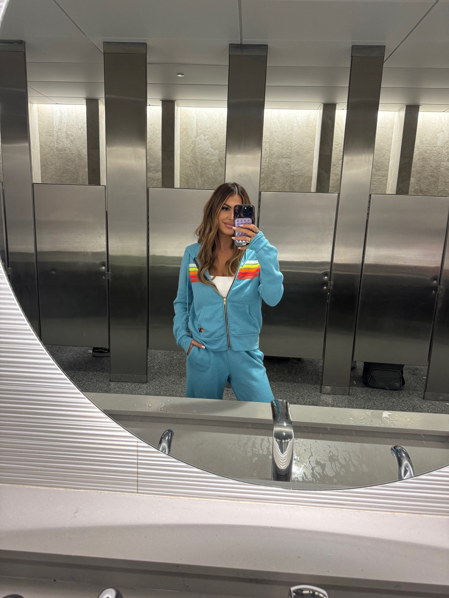 Airport ootd sz small in hoodie and pants 