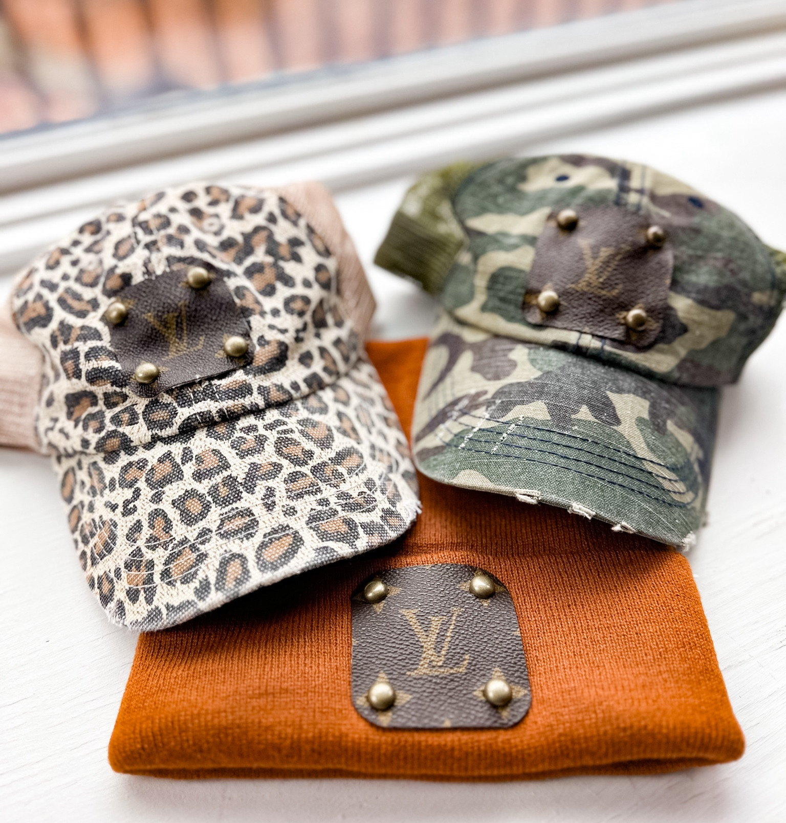 𝐓𝐨𝐩 𝐎𝐟𝐟  𝐘𝐨𝐮𝐫 𝐕𝐚𝐥𝐞𝐧𝐭𝐢𝐧𝐞𝐬 𝐃𝐚𝐲! ❤️

Right now @vintagebohobags is having a Valentines Day Sale and you can grab your favorite purses, accessories, and hats on sale! Hint, hint to surprise your special someone!!
✨
💗
✨I’ve linked some of my favorites on my LTK! 
 ➡️
www.liketoknow.it/NonnieIsMyName 

How to shop my looks! @liketoknow.it 
✨Download the FREE LTK app (LIKEtoKNOW It) 
✨Follow me: nonnieismyname ✨Screenshot any photo for instant access to my LTK finds!

✨

#liketkit #Instablogger #ltkfamily #LTK #photoOfTheDay #fun #influencer #love #fashionover40 #instamood  #instagood  #bestoftheday #Instablogger  #Instagood #ootd #hats #countrylife #gifts #valentines #galentine #valentinesday #sale #boho #trending #vintageboho #vintagebohobags 

#LTKfindsunder50 #LTKGiftGuide #LTKstyletip