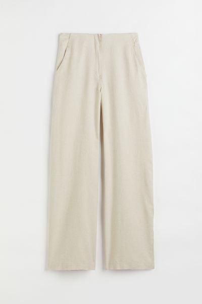 Conscious choiceNeuheitTailored, slim-fit trousers in a linen and viscose weave with wide, straig... | H&M (DE, AT, CH, NL, FI)