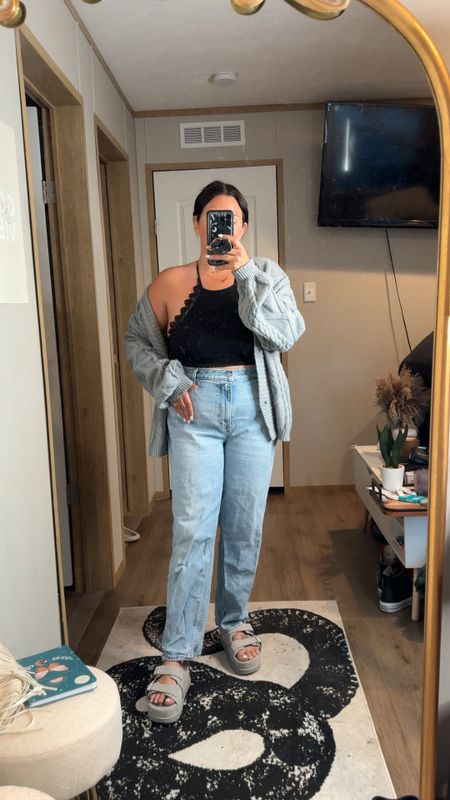 When I tell you these jeans are my favorite, I mean it. They are so good and a must buy item for year round style 

Abercrombie jeans
Jeans
Straight leg jeans
90’s jeans
Casual outfit 
Memorial Day sale 

#LTKMidsize #LTKSaleAlert #LTKVideo