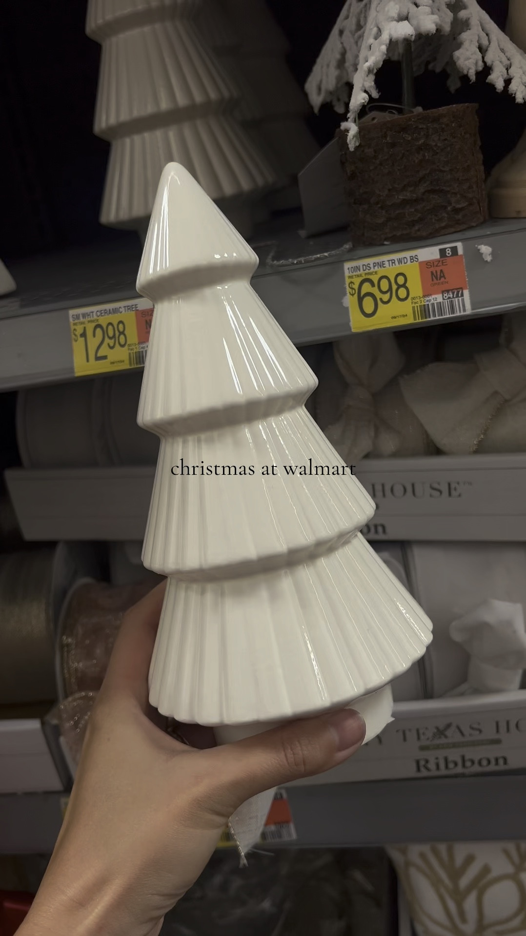 Christmas decor at Walmart 🎄 #walmart #walmartfinds #christmasdecor 