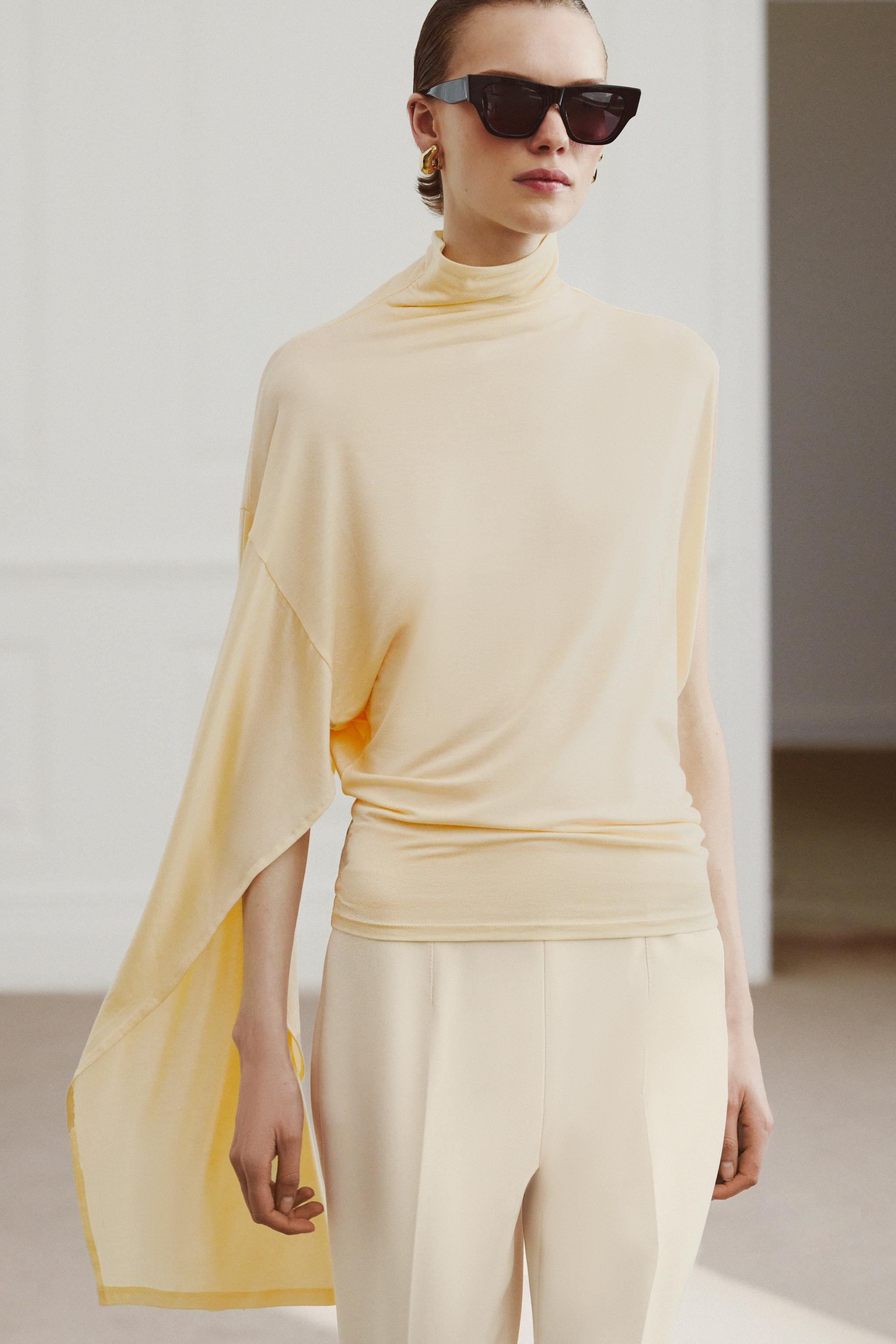 ASYMMETRIC FLOWING TOP | Zara UK