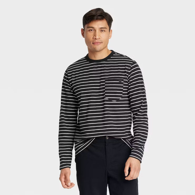 Men's Classic Fit Scoop Neck Long Sleeve T-Shirt - Goodfellow & Co™ | Target