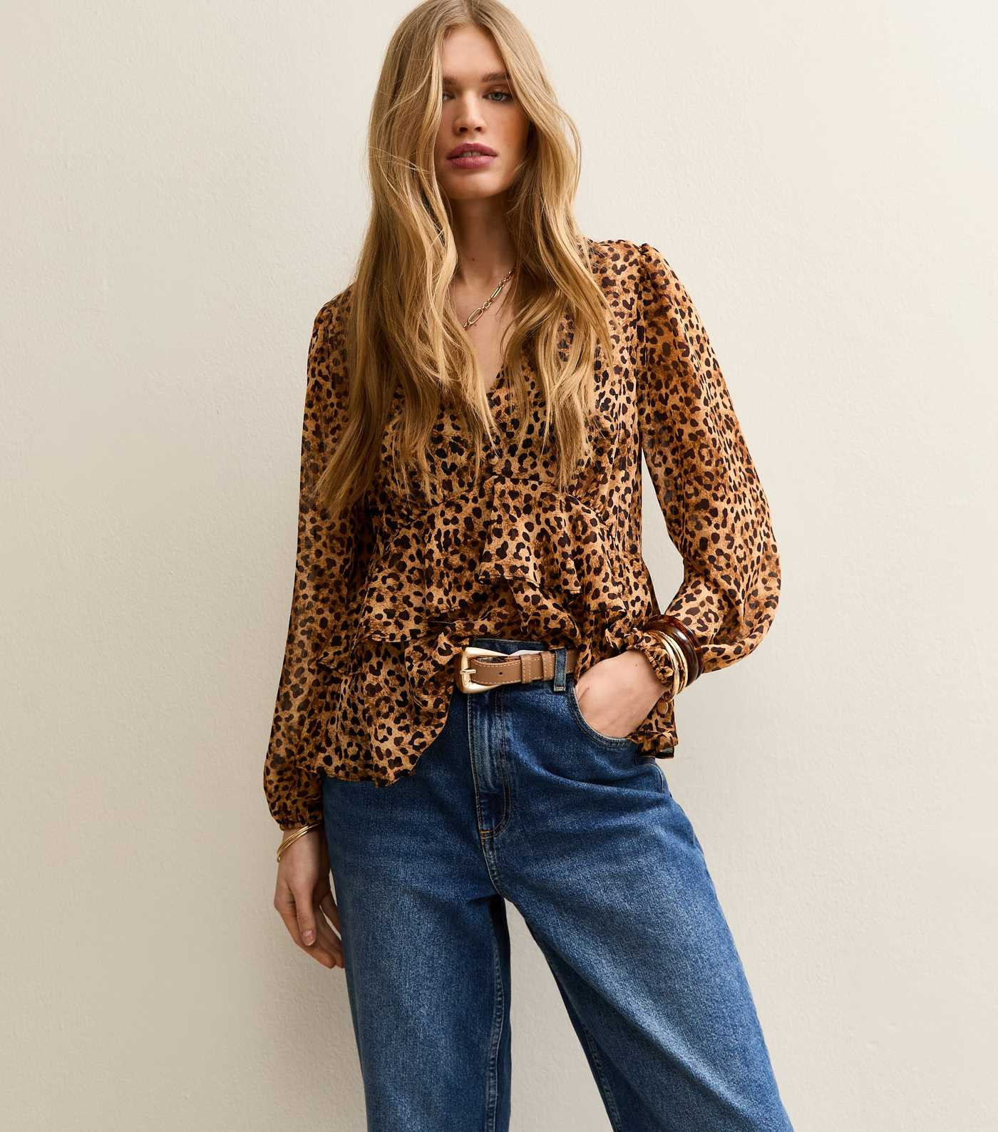 Light Brown Faux Leather Large Buckle Belt | New Look | New Look (UK)