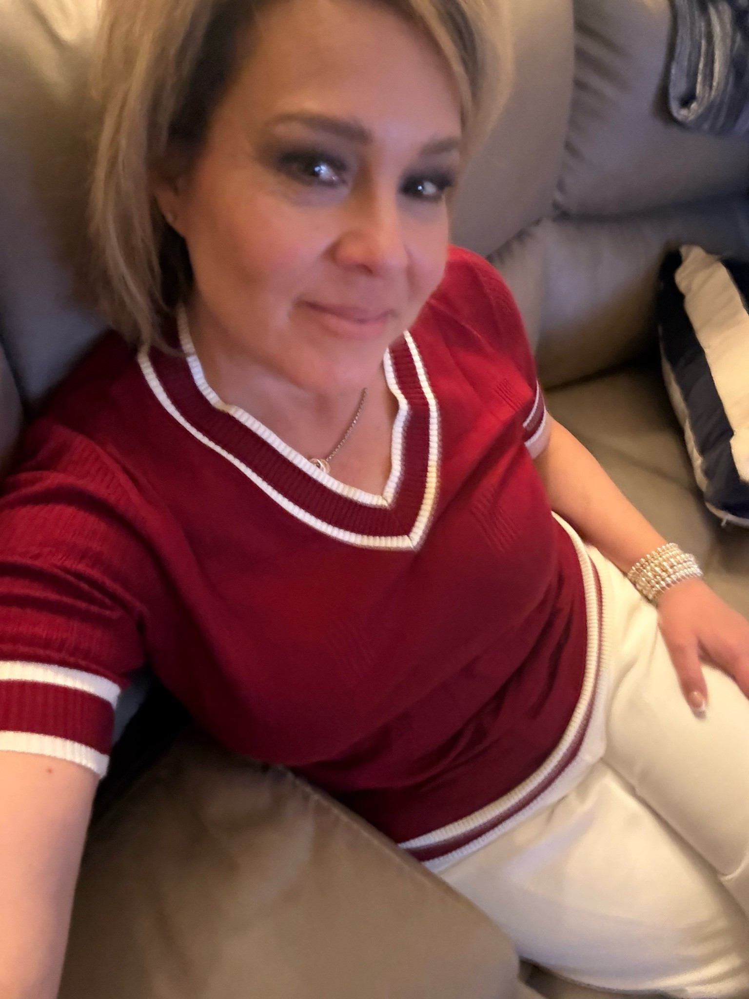V-neck sweater

#LTKOver40 #LTKMidsize #LTKdayinmylife