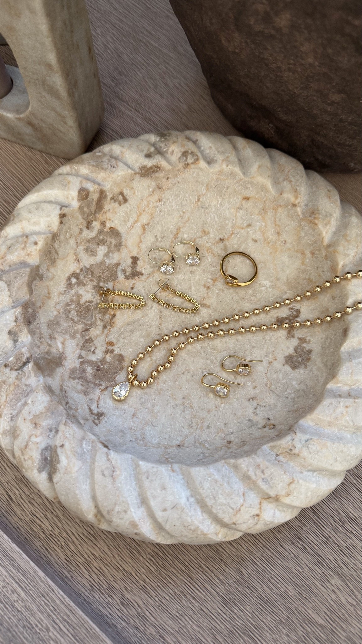 Jewelry I’ve been wearing on repeat lately ✨

#jewelry #earrings #necklace #ring #trending @electricpicks @Lili Claspe @luvaj

#LTKdayinmylife #LTKootd #LTKstorytime