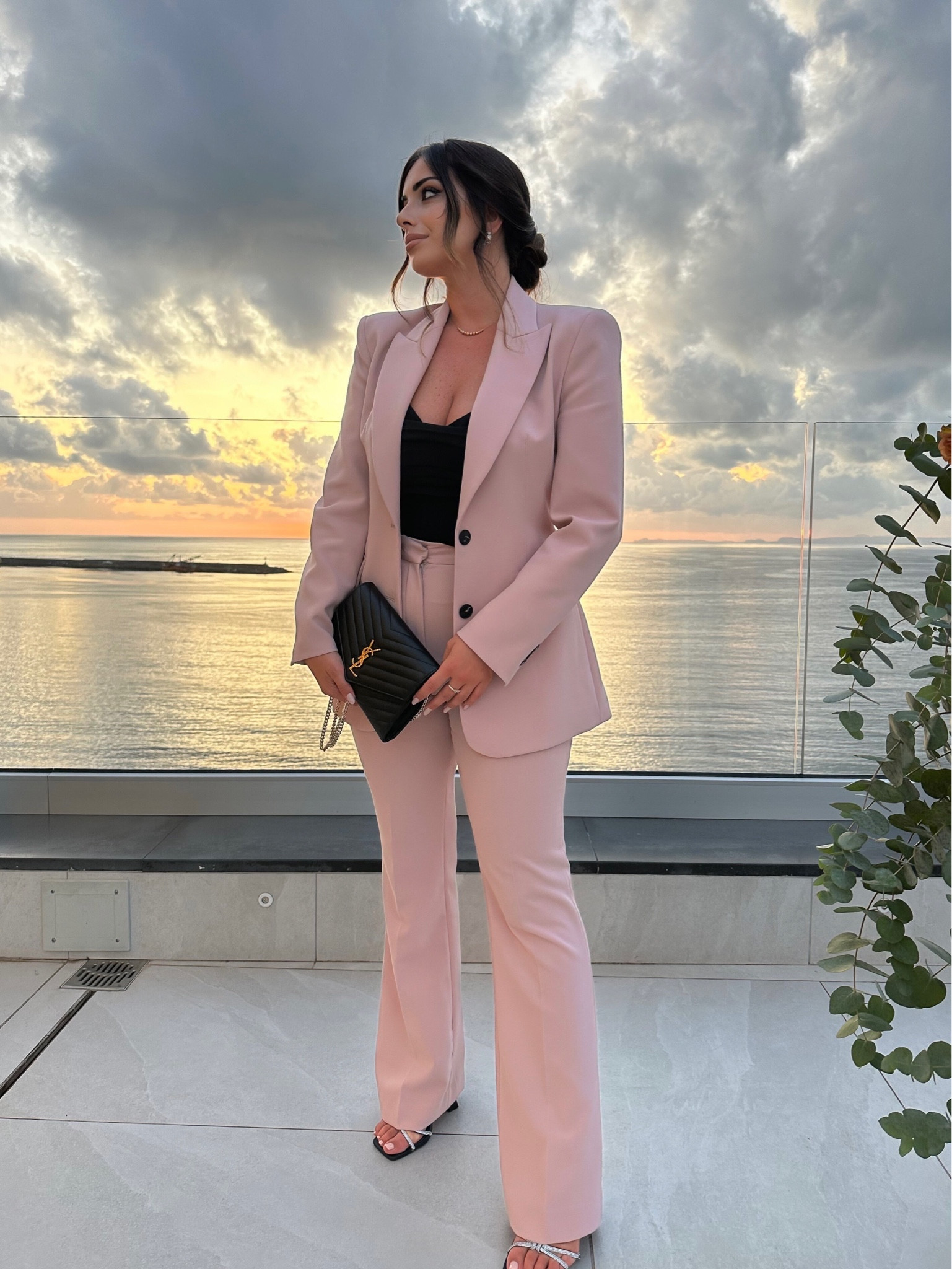 Look tailleur rosa 🌸

outfit inspiration, autumn outfit, pink set, ASOS, Mango, blazer rosa, pantaloni rosa, Saint Laurent borsa Cassandra, top scollo V nero, Italia. 

#LTKstyletip #LTKSeasonal #LTKeurope