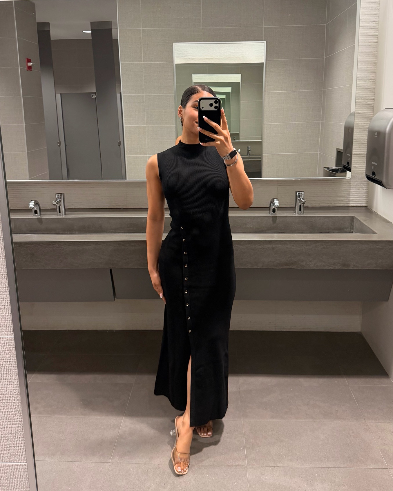 Button Detail Cap Sleeve Rib Knit Maxi Dress - XS - Black

https://commense.onelink.me/75nK?pid=User_invite&c=detail_share&af_dp=commense%3A%2F%2Fproduct%3Fspu%3D9045758116097&deep_link_value=commense%3A%2F%2Fproduct%3Fspu%3D9045758116097&user=2078201844609318912