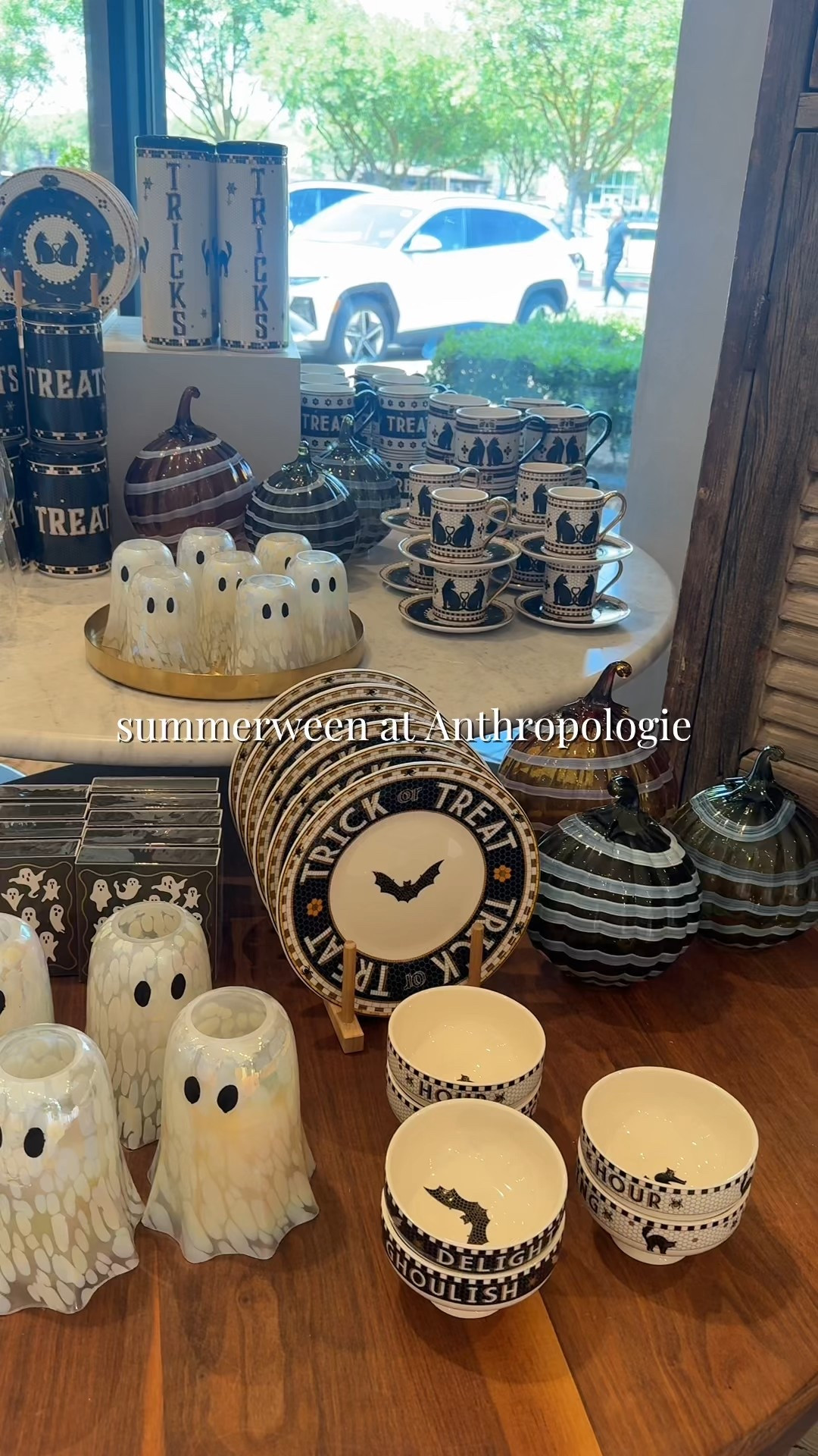 It’s officially spooky season at @anthropologie 🖤 can you guess what icon glass | got 👻

#summerween #anthropologiehome #myanthropologie #fall #anthropologie #summerween
#halloween #falldecor #fallaesthetic #spookyseason #anthropologiehalloween
#falldecorating #halloween
#halloweenvibes #halloweendecor