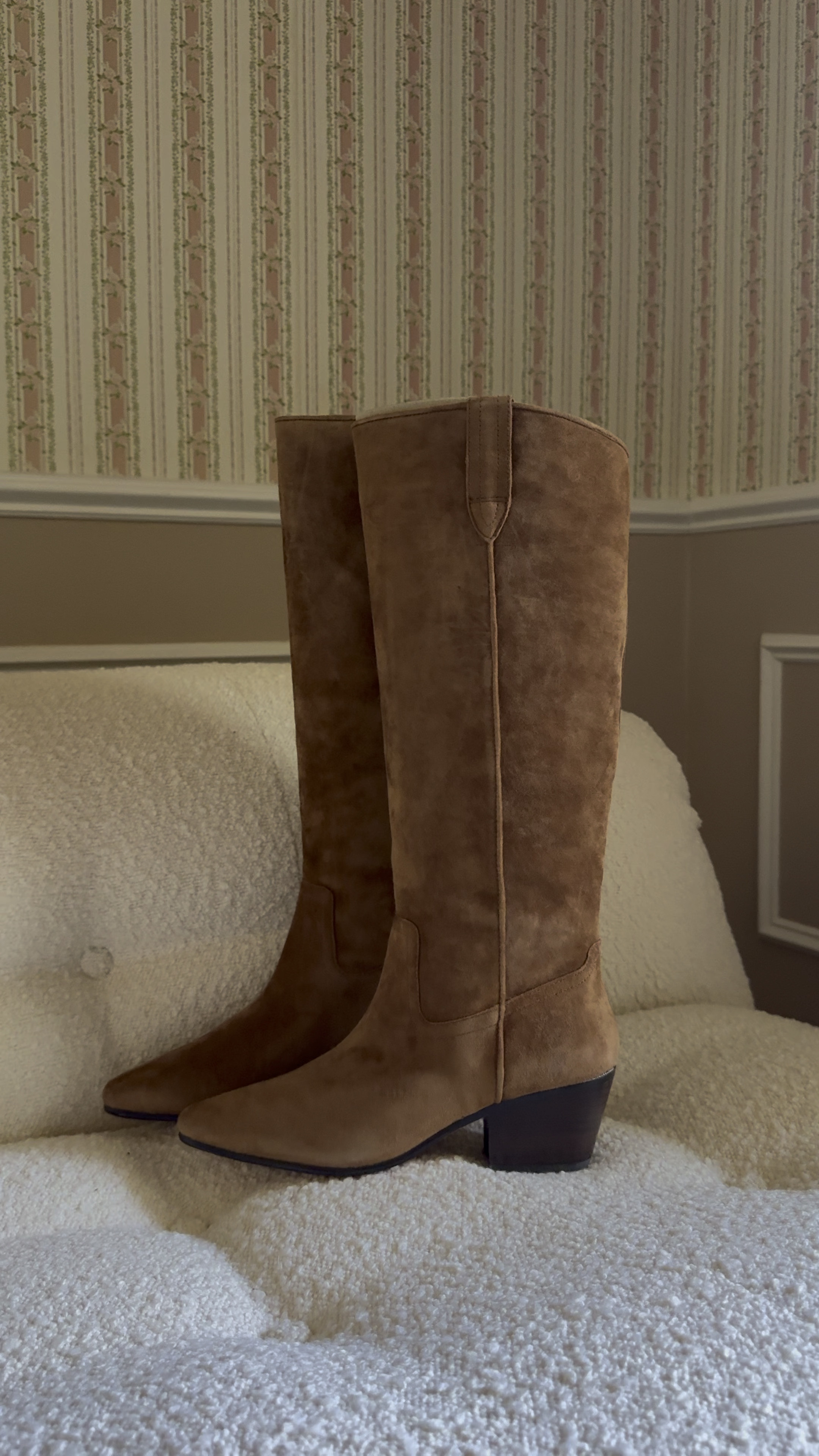 Suede knee high boots on sale! Quality 10/10

#LTKStyleTip #LTKSaleAlert #LTKShoeCrush