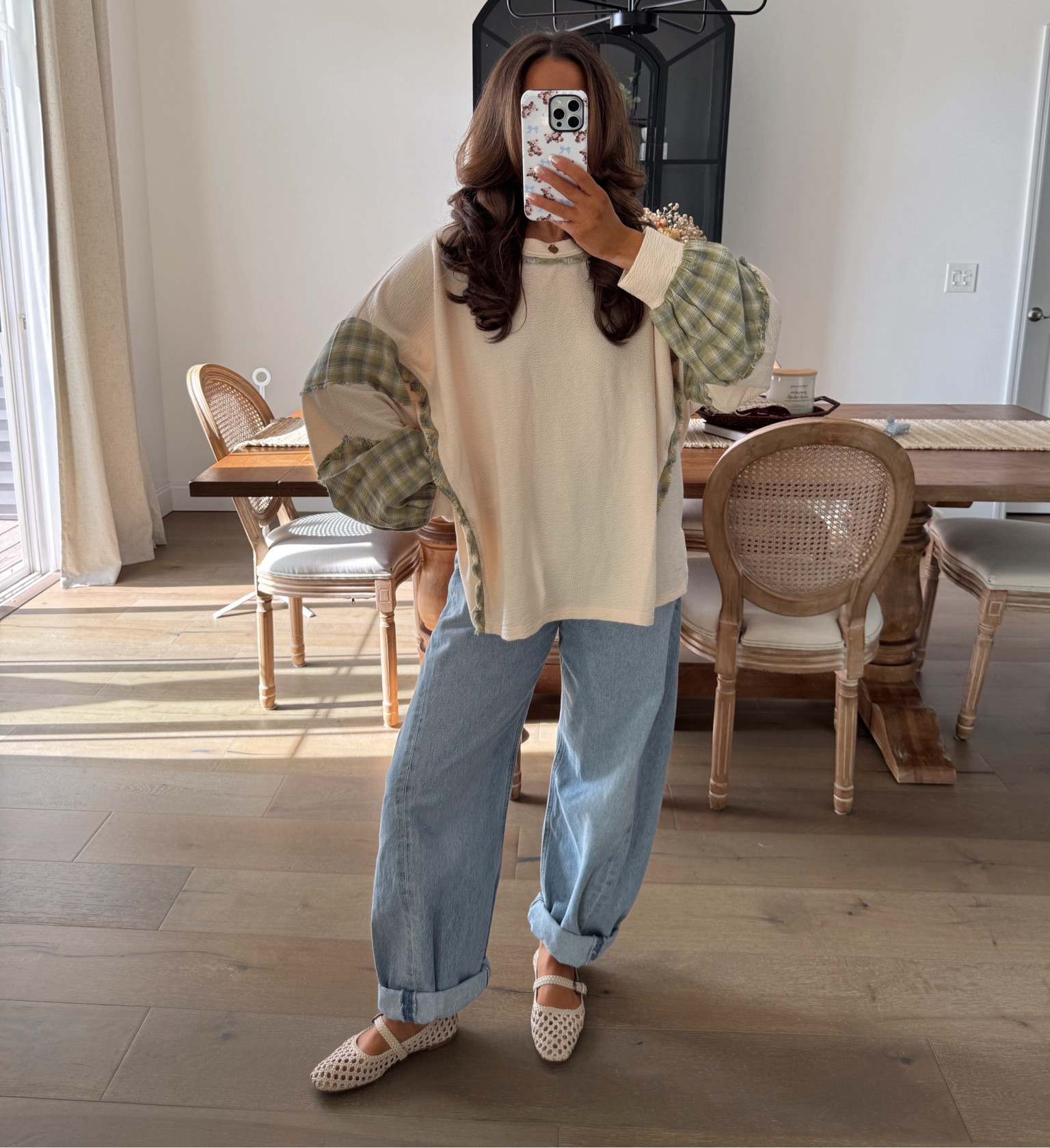 Soft cream and timeless plaid — effortless flow for cozy fall vibes 🤍🍁