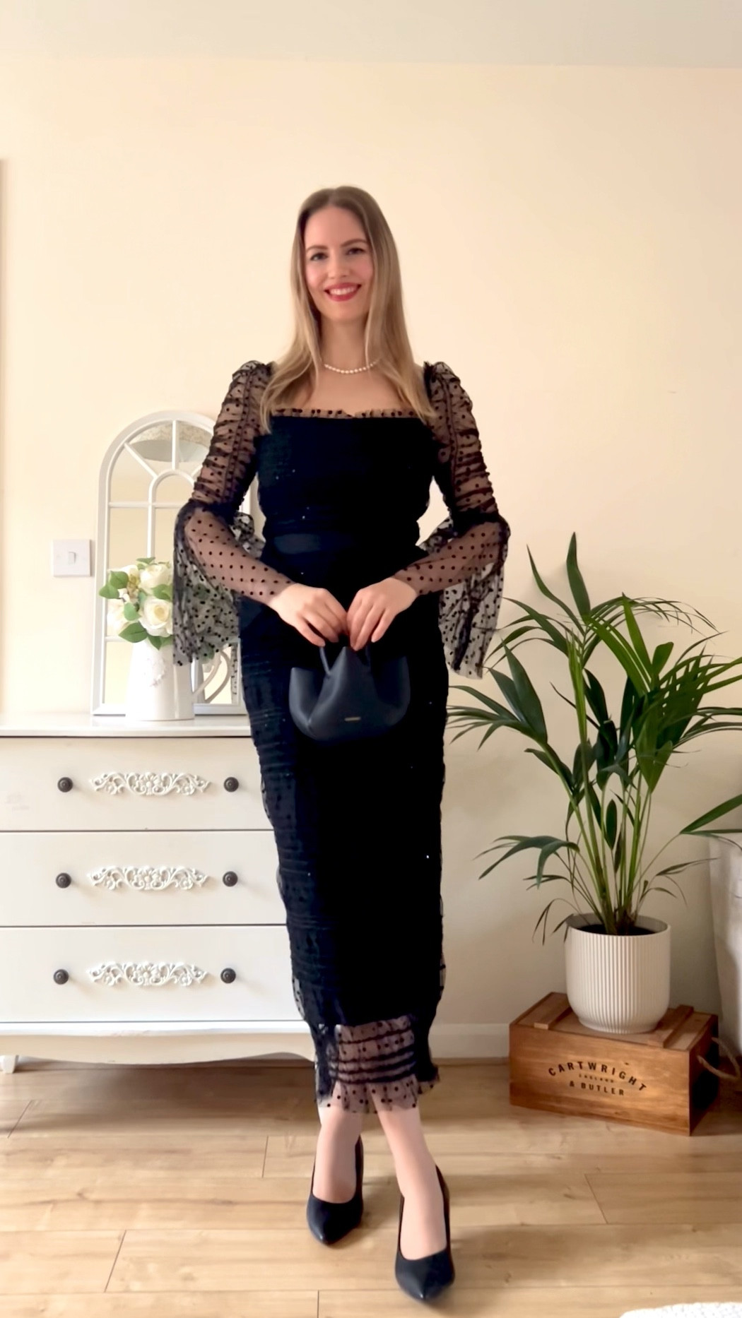 Forever a lover of polka dots 🖤 what do we think of this dress? 

Wearing Crana Mesh Midi Dress by @bellabarnett.official AD $15 off using my exclusive code Nlor15

#bellabarnett #bbgals #affordableluxury #polkadots #polkadot #fashionblogger #fashionstyle #styleinspiration #outfitinspiration #fashion #style #winter #winterfashion #winteroutfits #wintervibes #vintage #vintagefashion #vintagestyle #vintageaesthetic #vintageoutfit #parisian #parisianstyle #retro #retrofashion #自然 #时尚

#LTKdatenight #LTKstyletip #LTKdresses