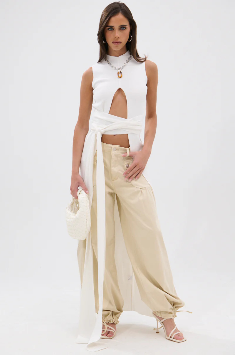 AKIRA Over The Top Cutout Sweater | Size XL | AKIRA