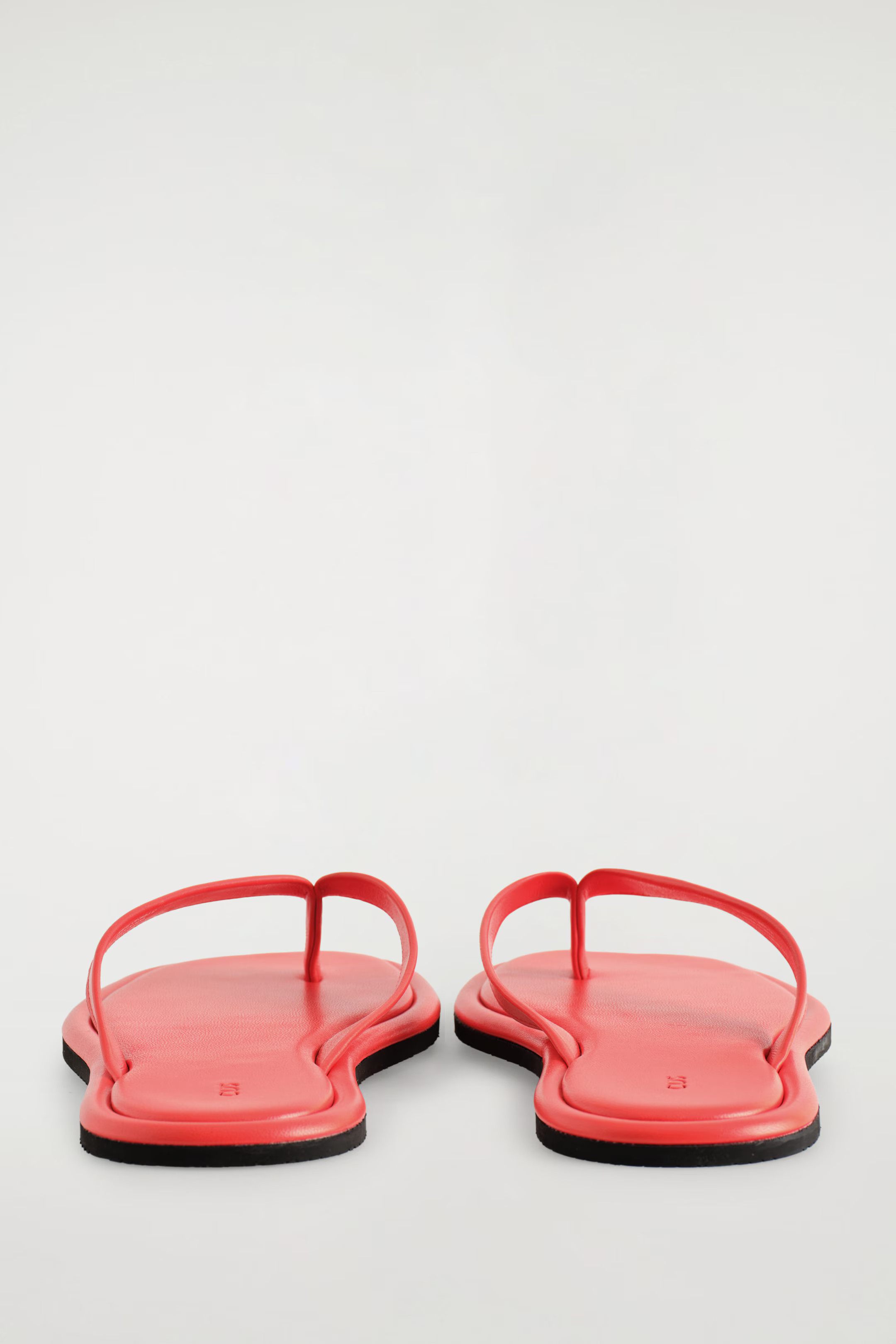 LEATHER FLIP FLOPS - RED | COS GB | COS UK