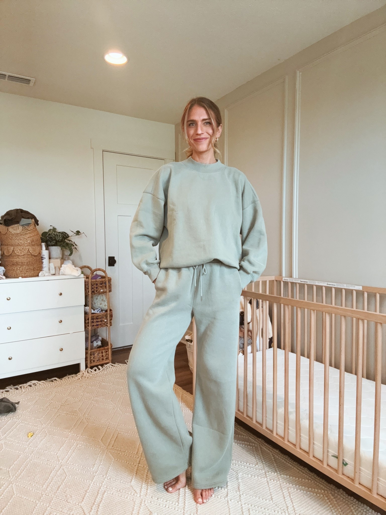 Size medium long In bottoms and sized up to large in top for a super oversized fit
