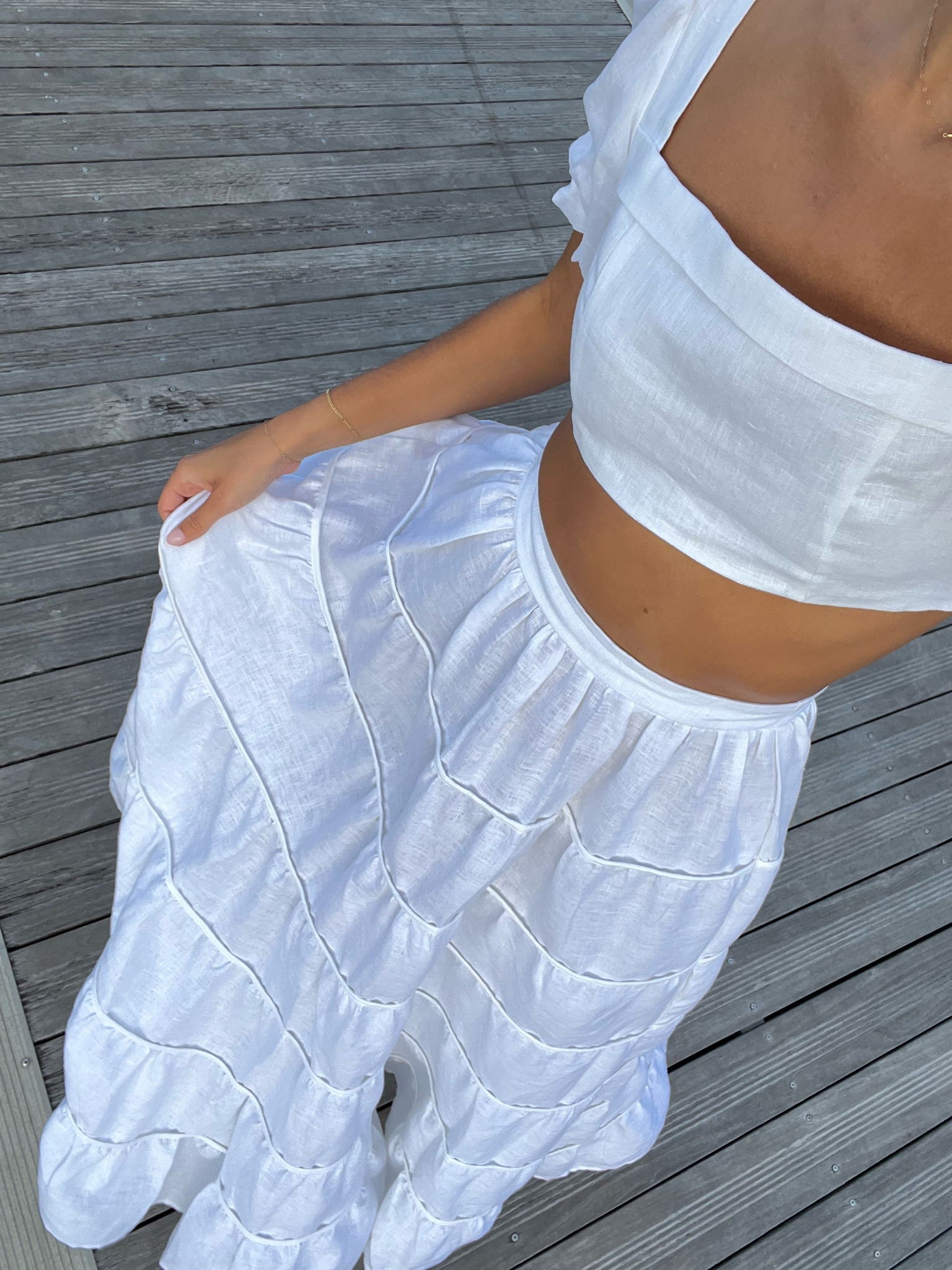 engagement photo outfit 

white puff sleeve top + tiered skirt set: dissh