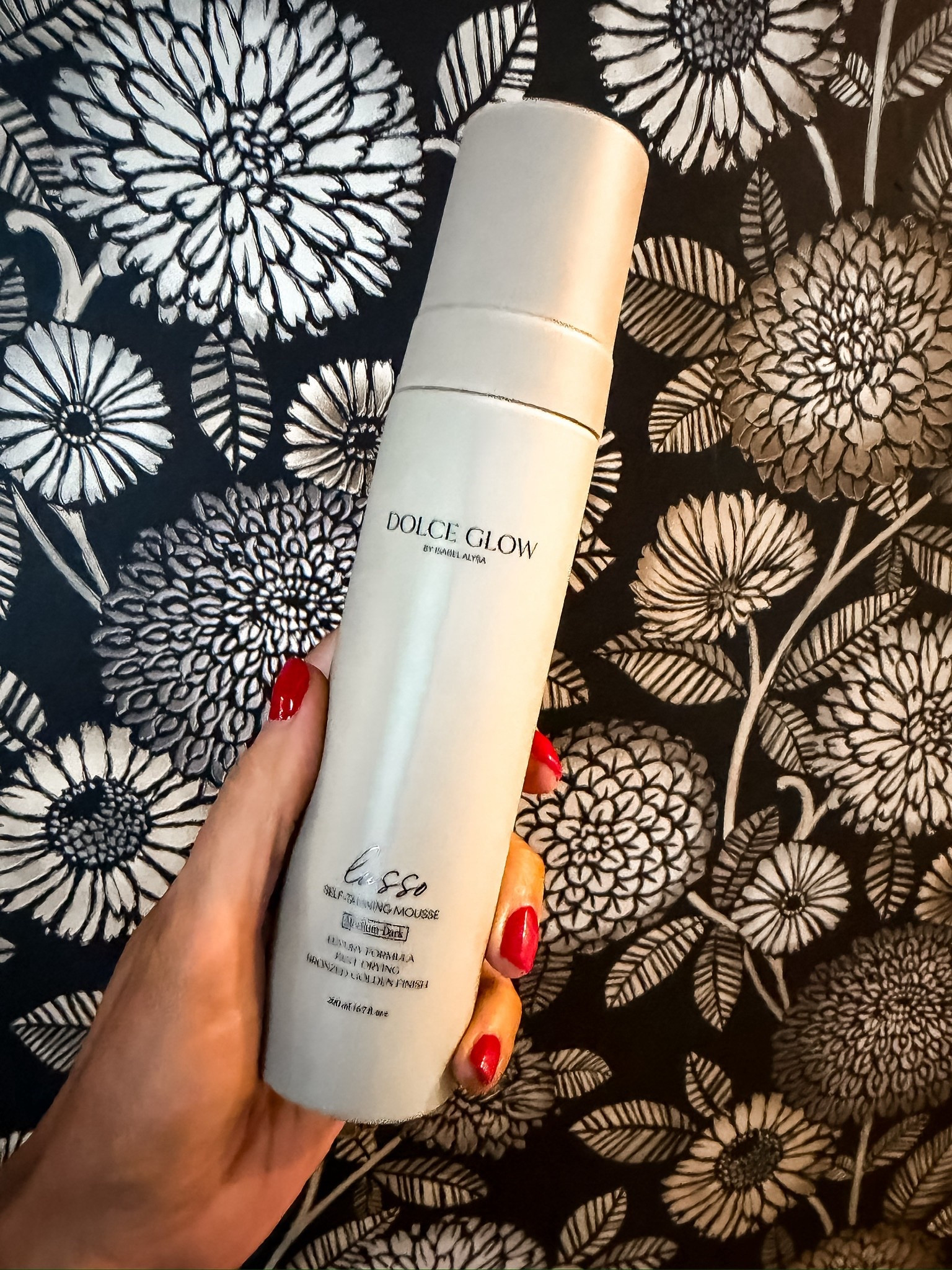 My favorite tanning mousse, winter must have, winter essential, winter beauty, self tanner, themominstylee

#LTKselfcare #LTKBeauty #LTKSeasonal