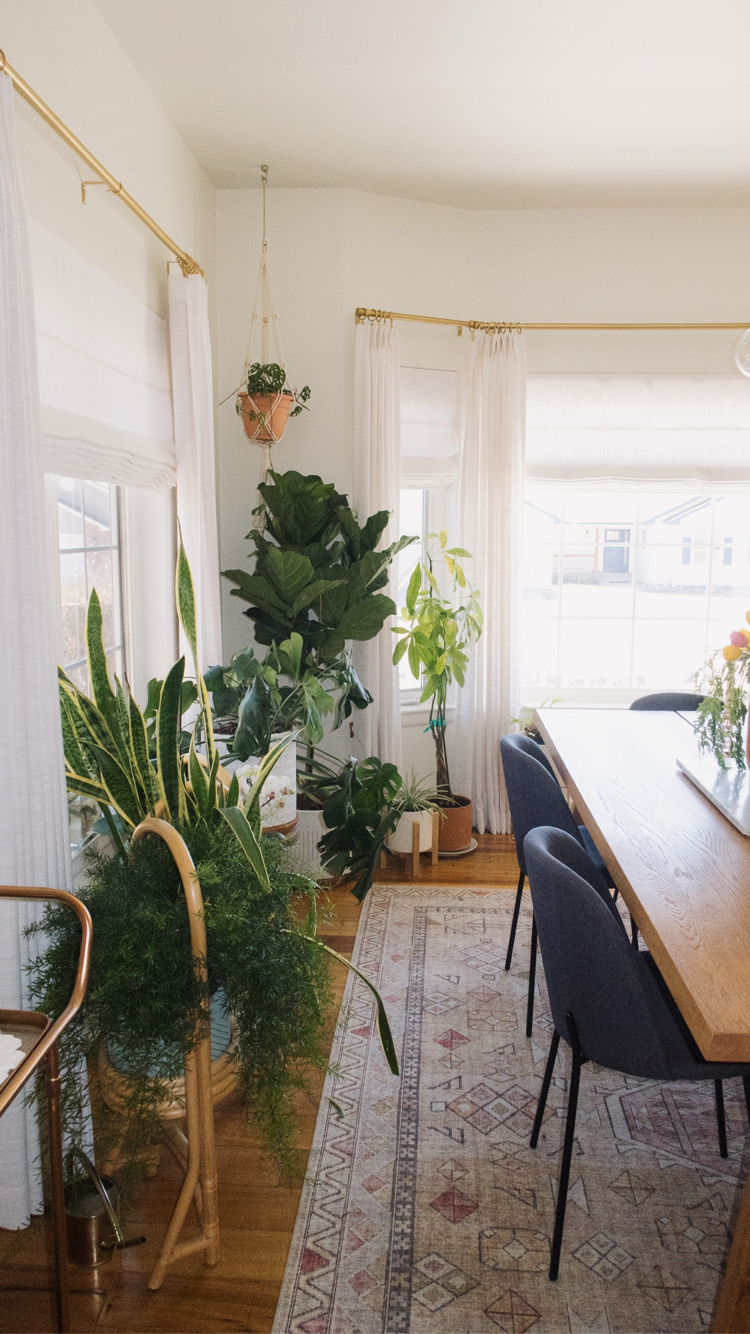 here comes the sun ☀️ and a little window refresh with my new @TWOPAGES Roman shades in our dining room. code LOVEDESIGNED saves you 25%!

#LTKHome #LTKmorningroutine #LTKSeasonal