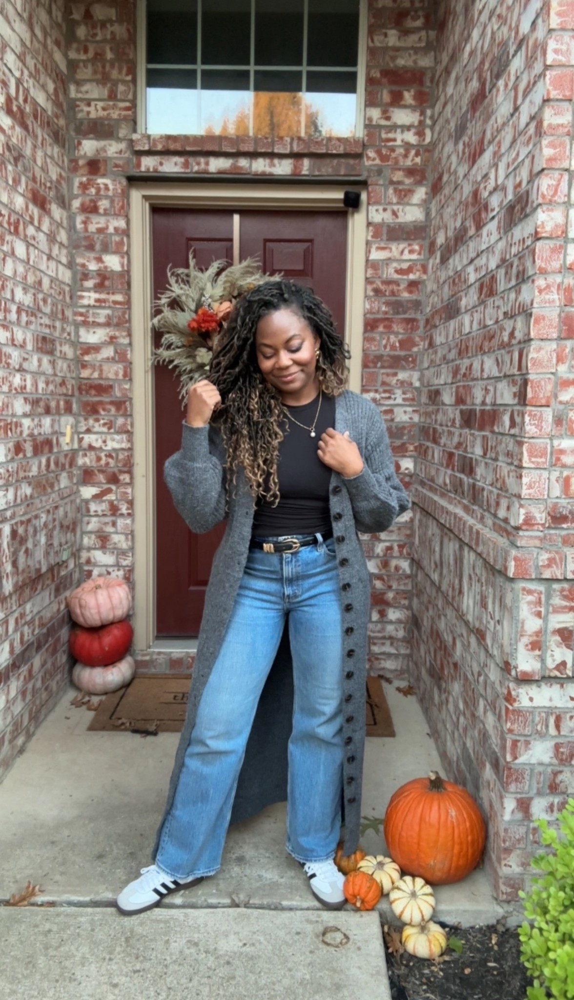 My mom outfit of the day! 🩵🖤✨

My favorite, curvy jeans, Adidas, sambas, classic black T-shirt, long chunky duster cardigan, black belt with gold accents and gold accessories.

#LTKmomlife #LTKootd #LTKStyleTip