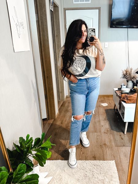 Casual mom jeans outfit

Mom outfit, American Eagle, jeans, outfit inspo 

#LTKplussize #LTKmidsize #LTKstyletip
