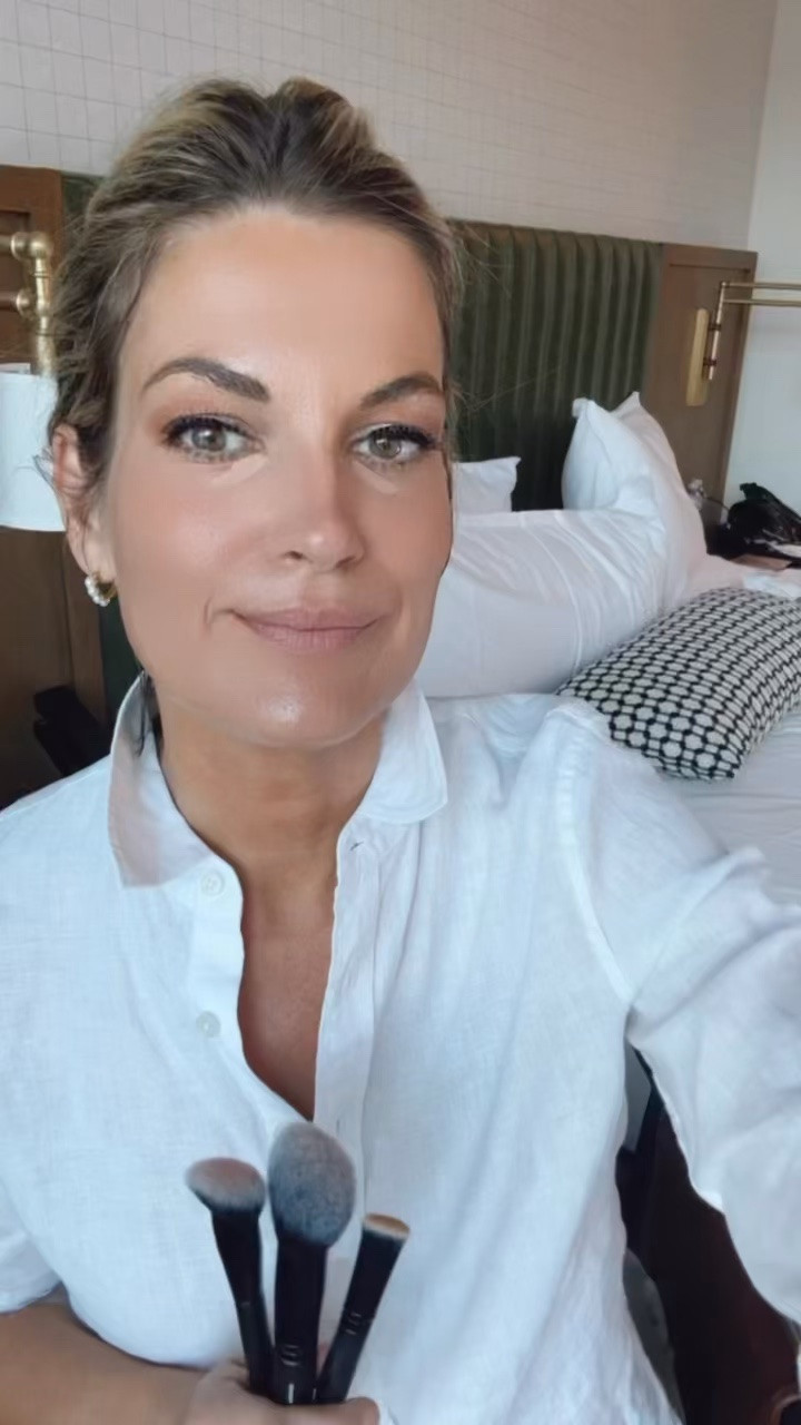 Sharing the products and a few tips I took away from the e.l.f masterclass! These are budget friendly and great on mature skin. 

#elfpartner #elfcosmetics #eyeslipsface @elfcosmetics

#LTKCon #LTKOver40 #LTKBeauty