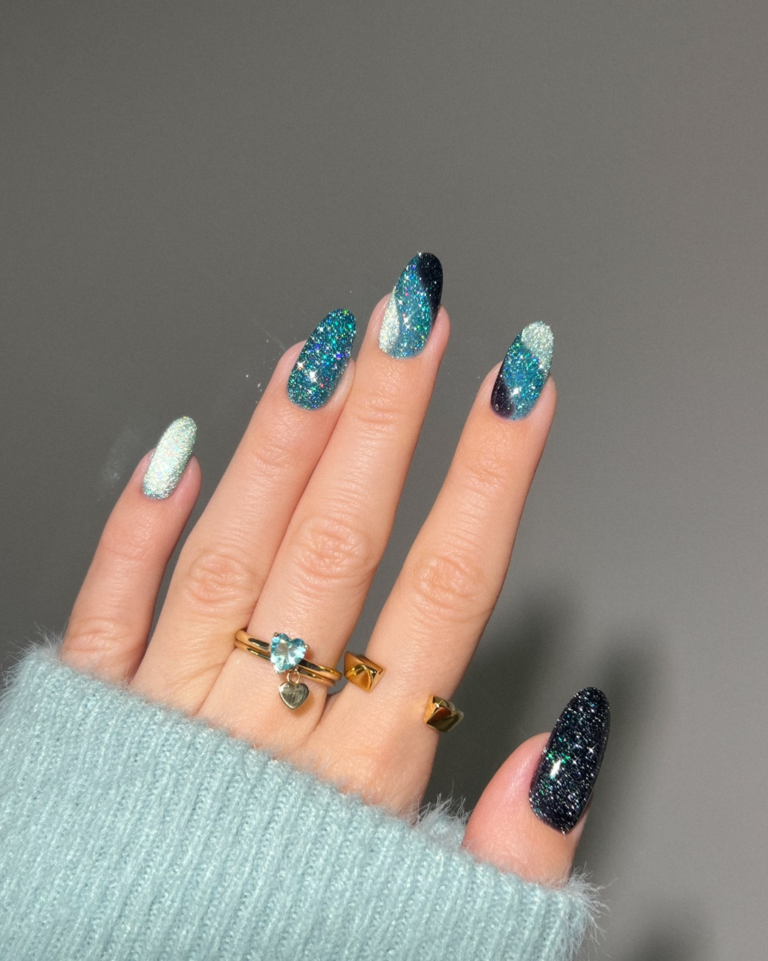 Obsessed with these colors for Christmas 🧚👗🎄✨
I used: 1340;1351;1166 ICEGEL

Dupes: 1209 + 1157 + 1166 
Also OPI Emerald Illusion or Meet Across 61


#LTKHoliday #LTKSeasonal #LTKstyletip