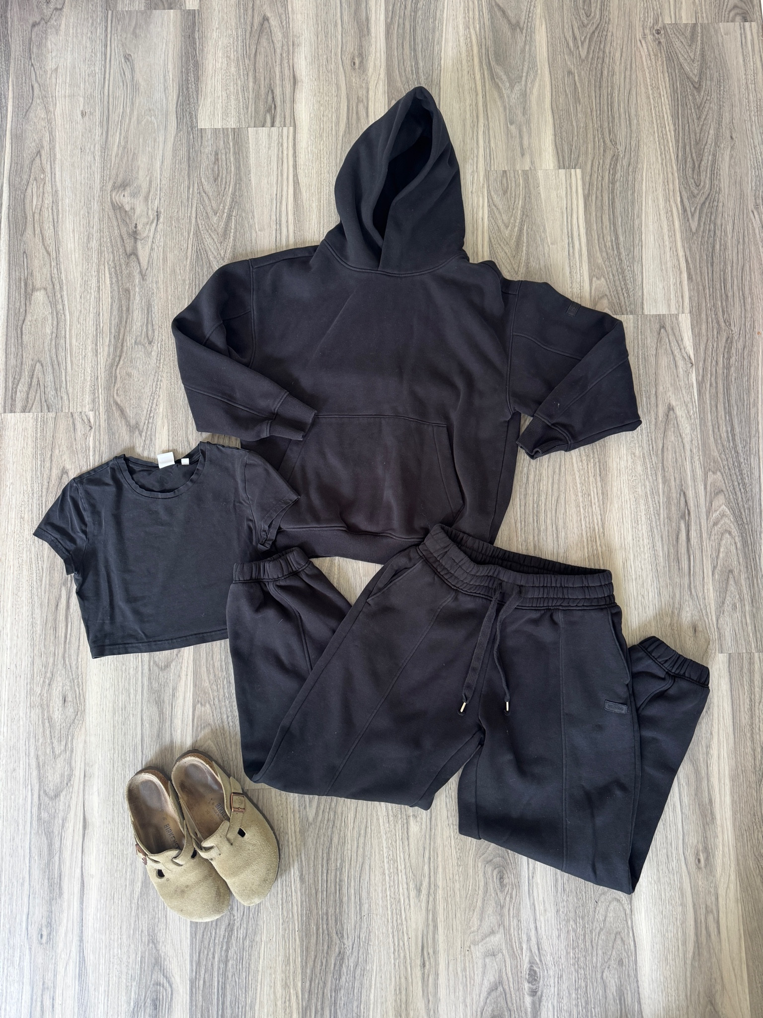 Road trip outfit | comfy outfit | cozy outfit | sweatsuit 

#LTKTravel #LTKHoliday #LTKootd