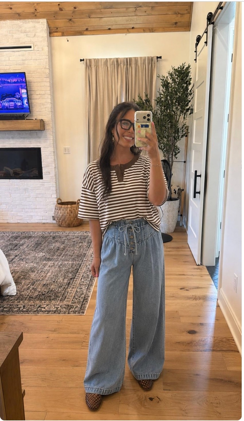 I love these pants so much. I got them in several other! And this top is a great basic top to have in your closet for fall!

#LTKSeasonal #LTKdayinmylife #LTKOver40