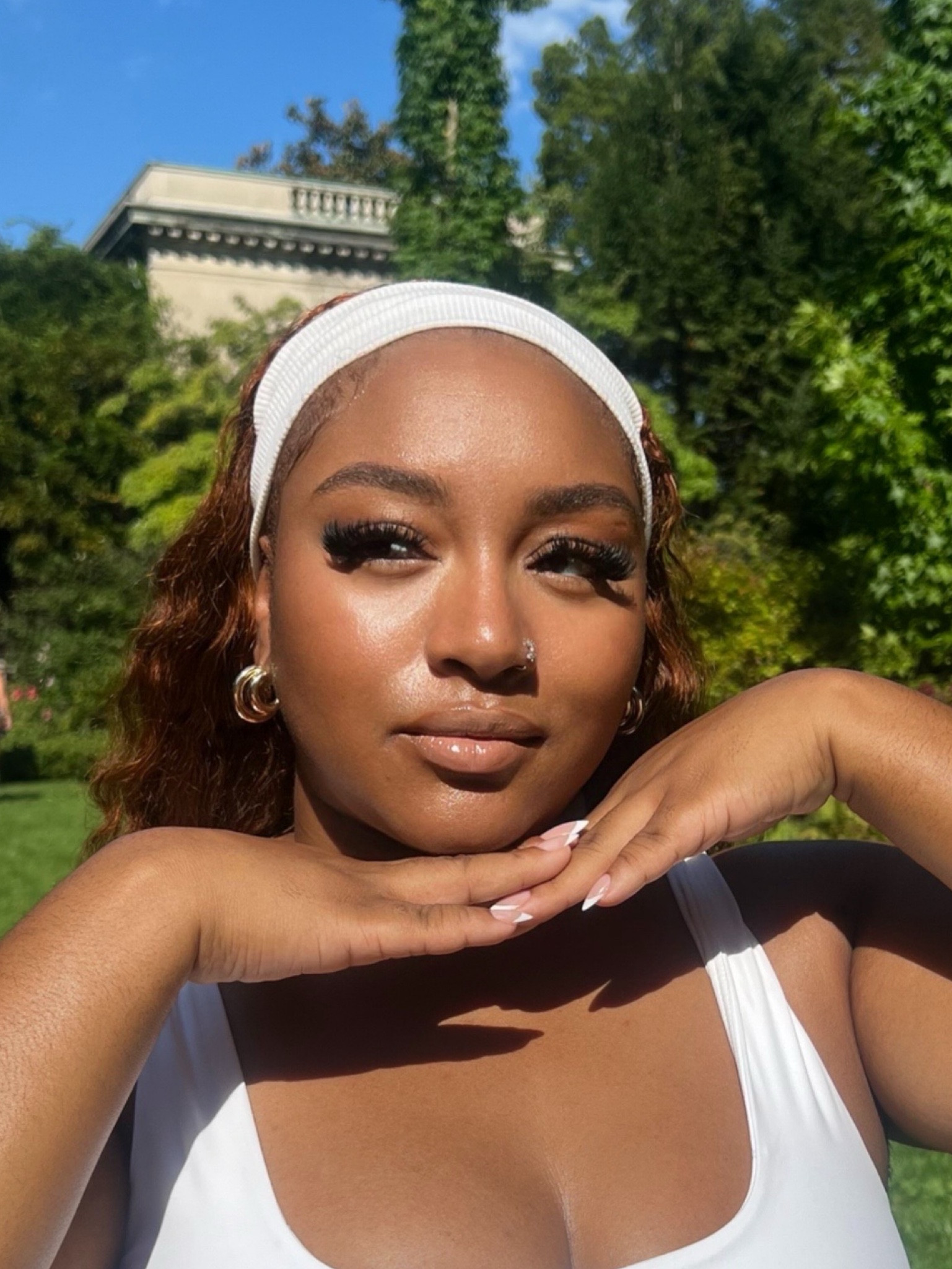 Skin tint 👏🏽 concealer 👏🏽 blush 👏🏽