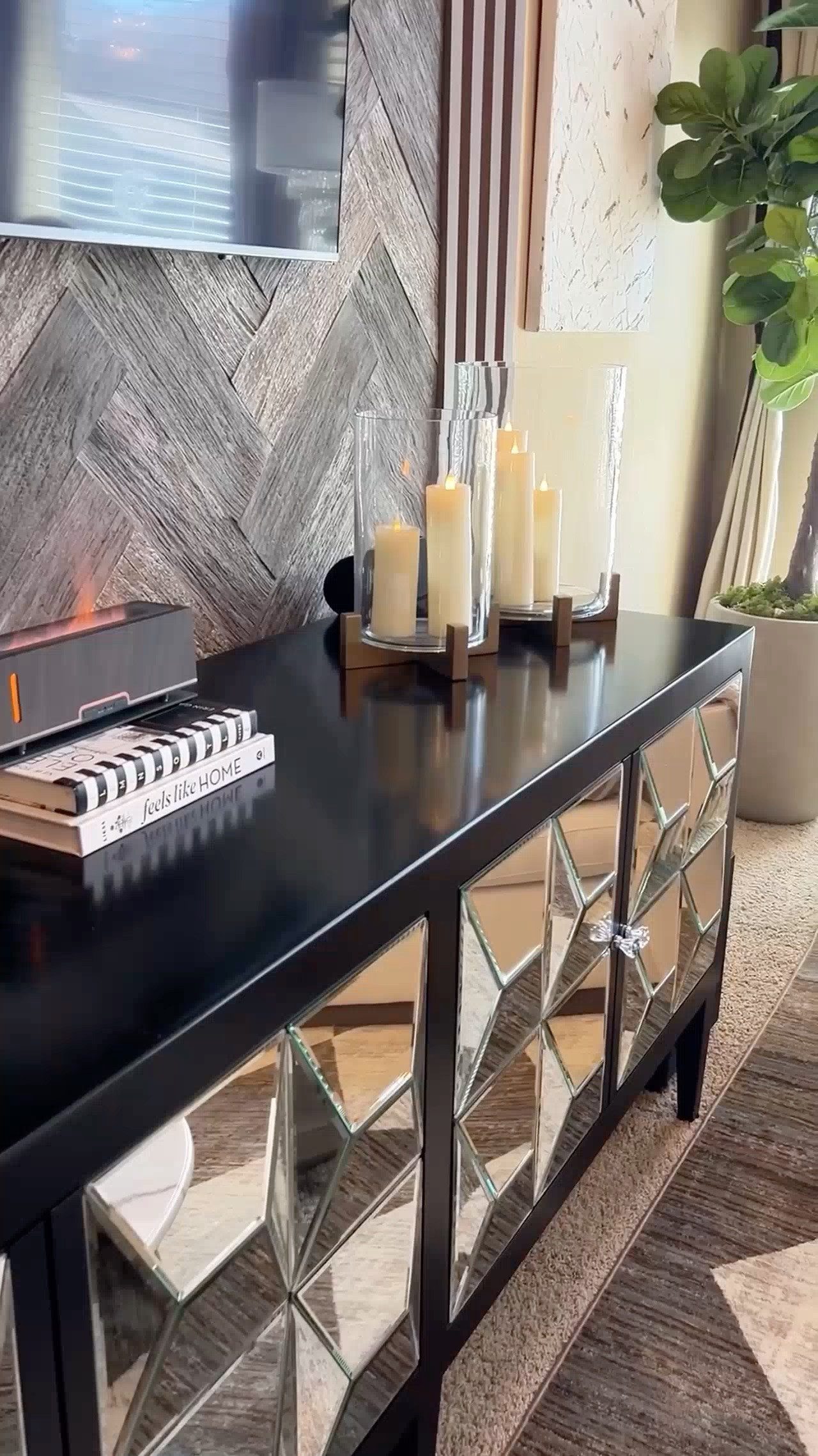 The little things that make a home feel extra inviting: clean air, soft fragrance, and cozy candle scents. These three essentials keep the whole space smelling fresh. ✨ 

 #LTKselfcare #LTKHome