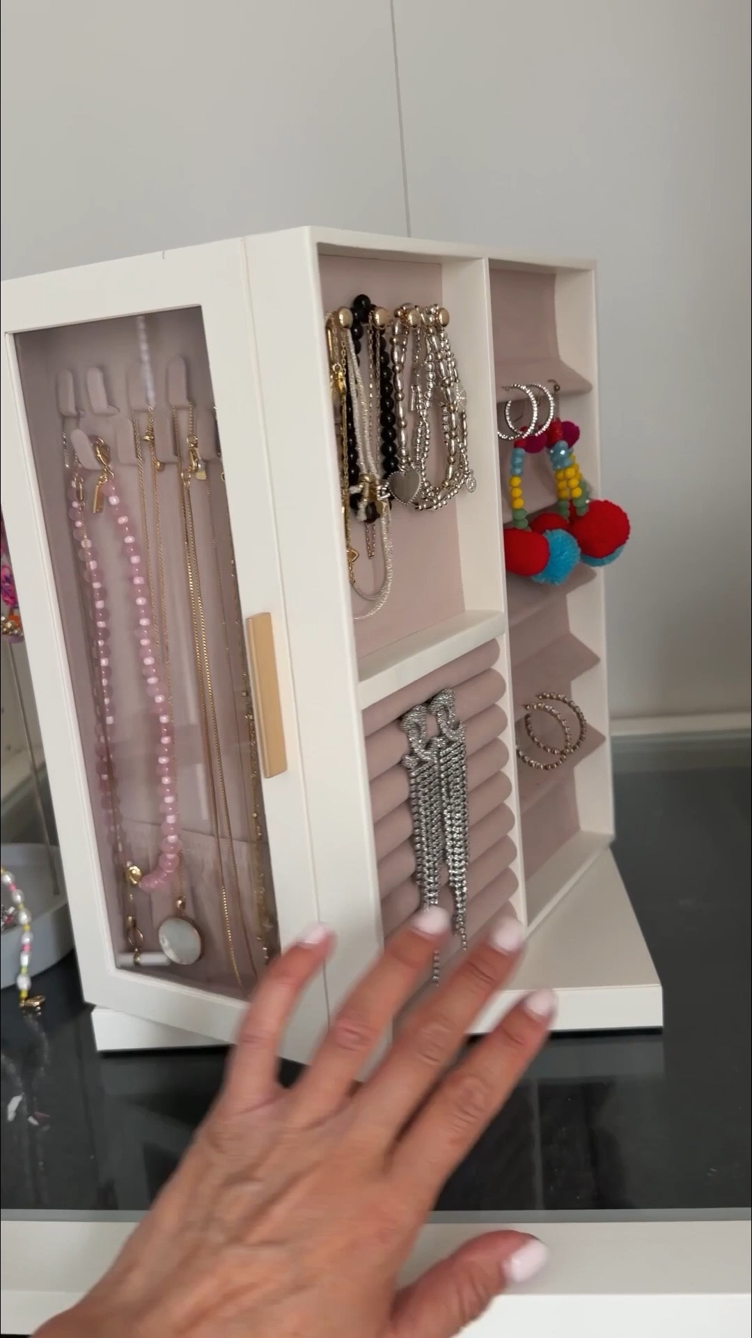 AD This is such a gorgeous Jewellery Box which has a Organiser 360° Rotating, Vertical Jewellery Display Case with 5 Drawers, Glass Window, Spacious, Open Design and will make a great Gift. Comes in Cloud White, black, pink, greens and slate and 2 sizes. @amazonuk @amazonfindsandfashion #amazon