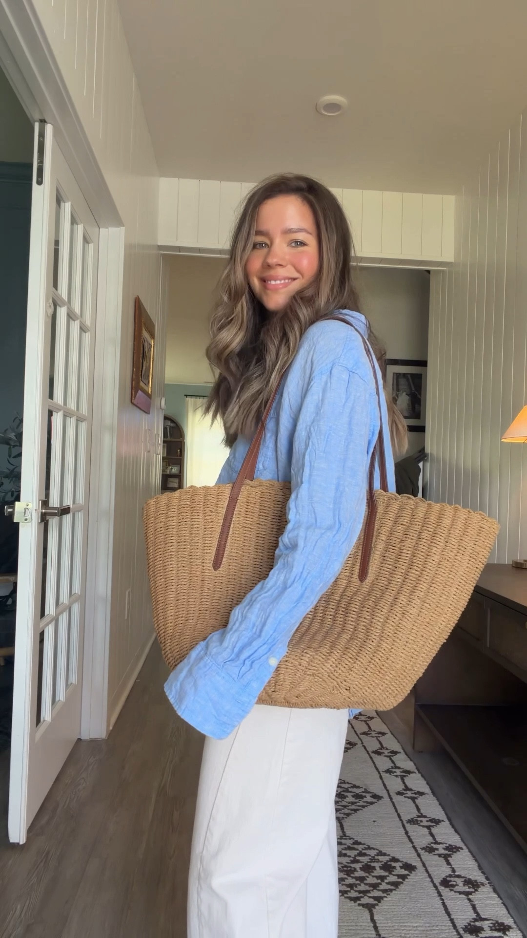 Pants are size 26
Shirt is small! 100% linen


Mom outfit idea
Casual style
Petite outfit 

#LTKPetite #LTKootd #LTKmomlife