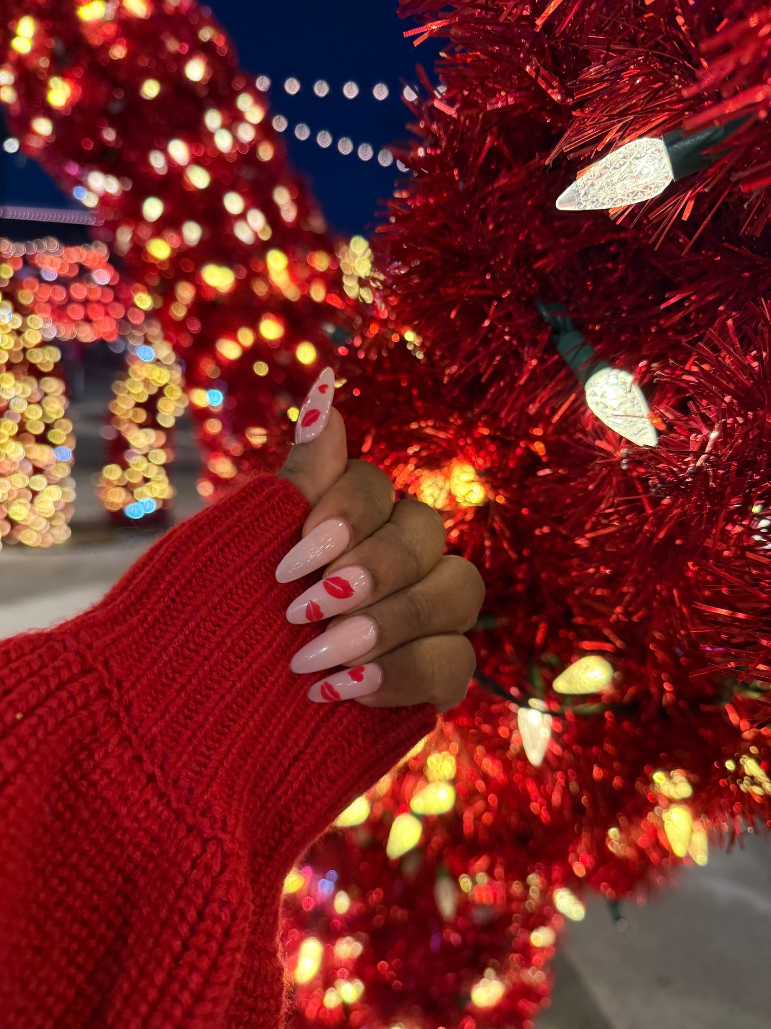 I found some fabulous press on nails on Etsy. So many beautiful press on nail designs. I’m gonna link them all here. 