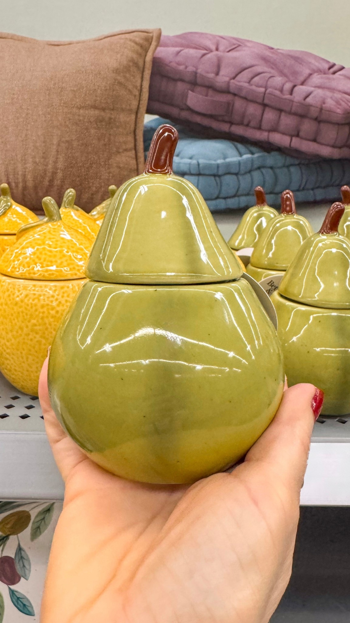 Kitchen aesthetic find 🍐 Pear & clover ceramic candle—cute decor piece that makes your kitchen smell fresh and cozy. Perfect for counters and shelves.

#LTKSeasonal #LTKHome