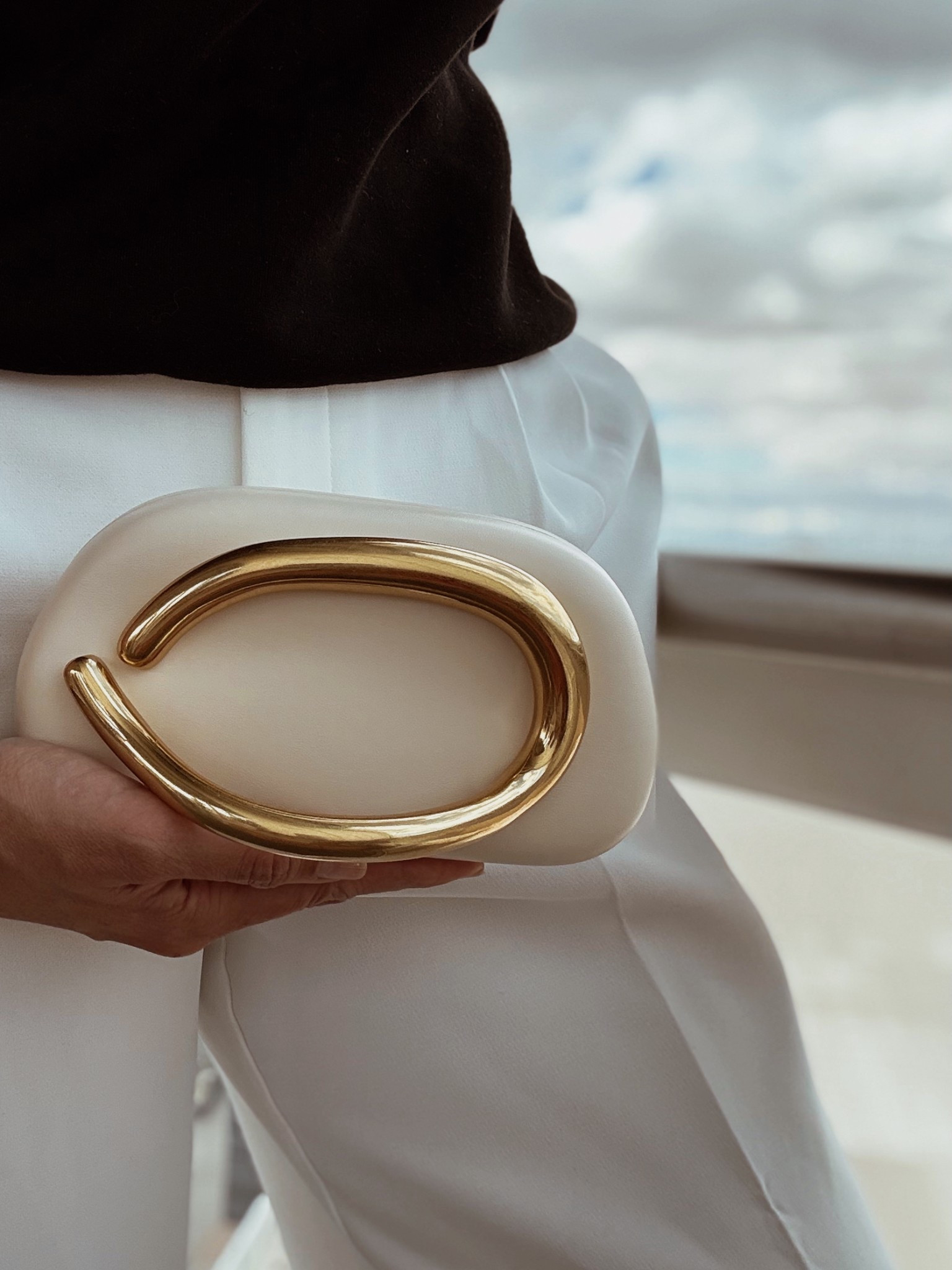 The most iconic bag 

https://www.zara.com/us/en/gold-closure-box-clutch-p16862410.html?v1=443537166&utm_source=google&utm_medium=cpc&gad_source=1&gbraid=0AAAAADqbk7b2gxuq5zqTMMoEXSintIw3m&gclid=CjwKCAjwp8--BhBREiwAj7og1_GQdge7RQysGm9u9zTso888dwCezu6vGUcE9T11w3zPAHvQibqJbhoCwecQAvD_BwE 

#LTKStyleTip #LTKItBag #LTKFindsUnder100