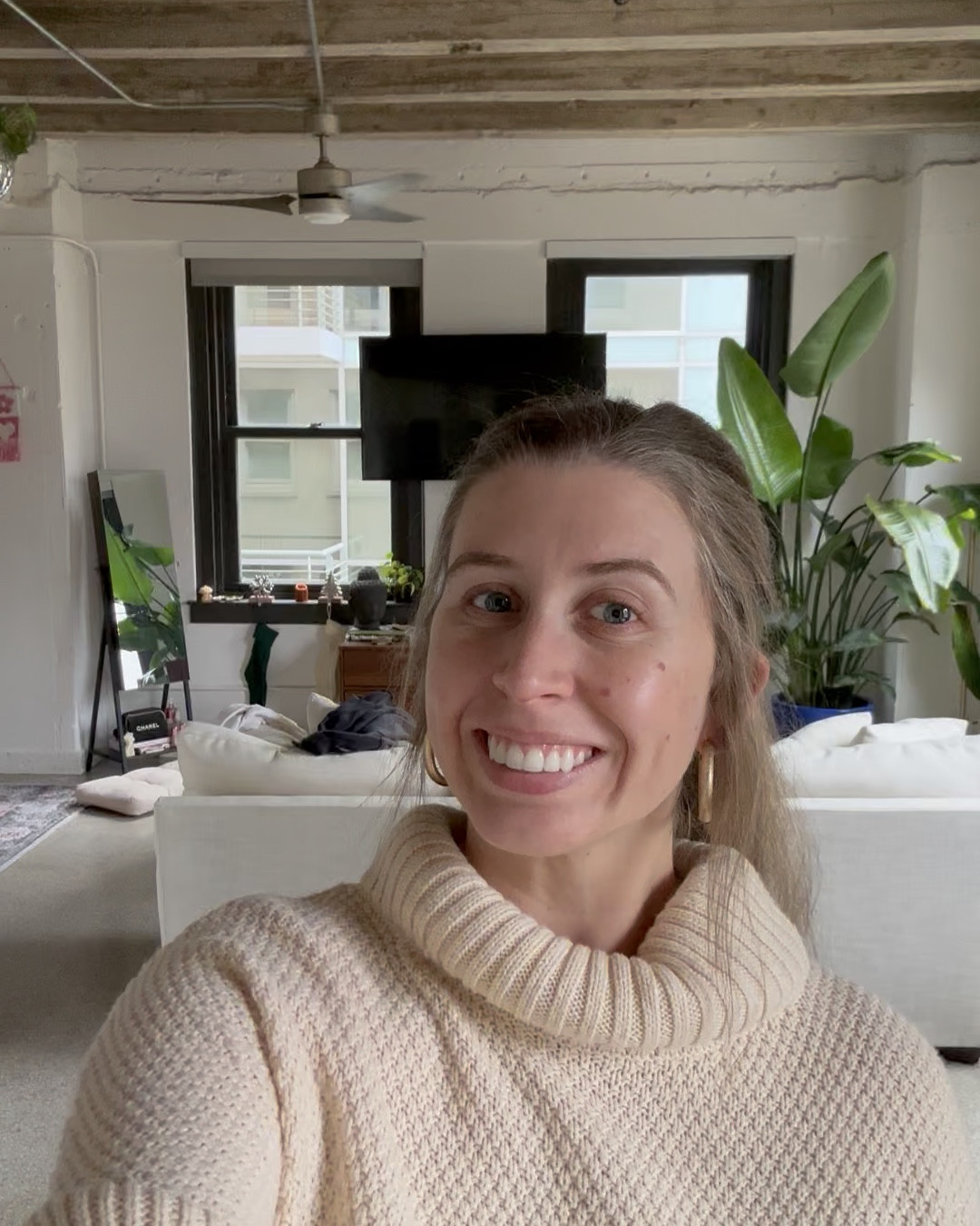 It may be 43 degrees outside, but I’ll always order an iced coffee! Who is with me?! 😌 

Also!!! IT’S OFFICIALLY TIME TO PULL OUT MY UGGS! 🤎🤎🤎

#LTKootd #LTKdayinmylife #LTKgrwm