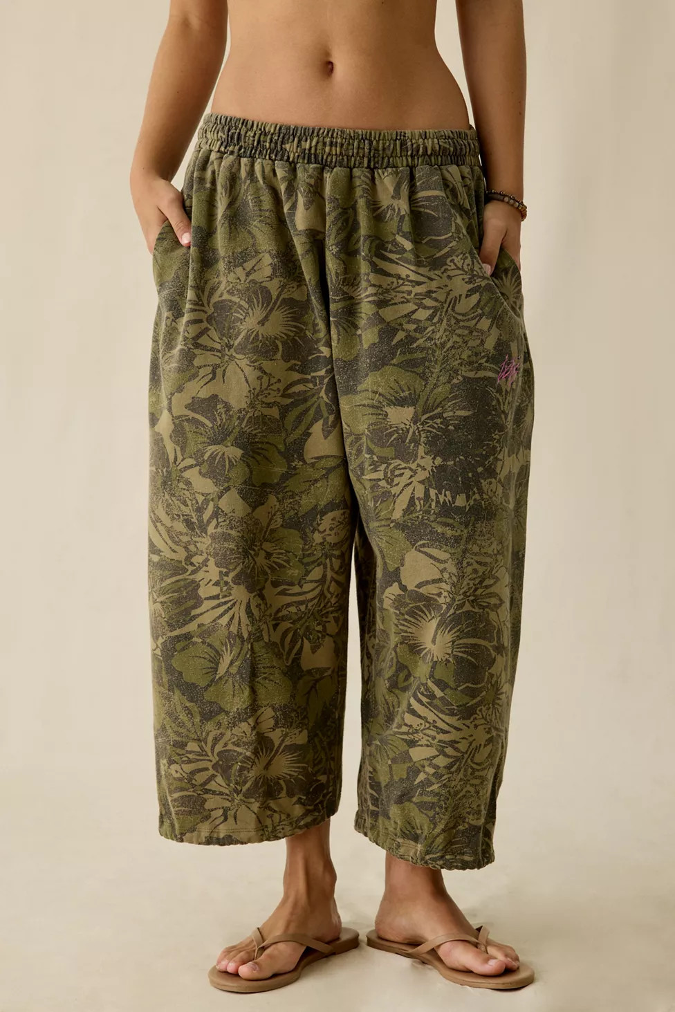 iets frans\u2026 Harri Piped Wide Leg Cropped Jogger Pants | Urban Outfitters (US and RoW)