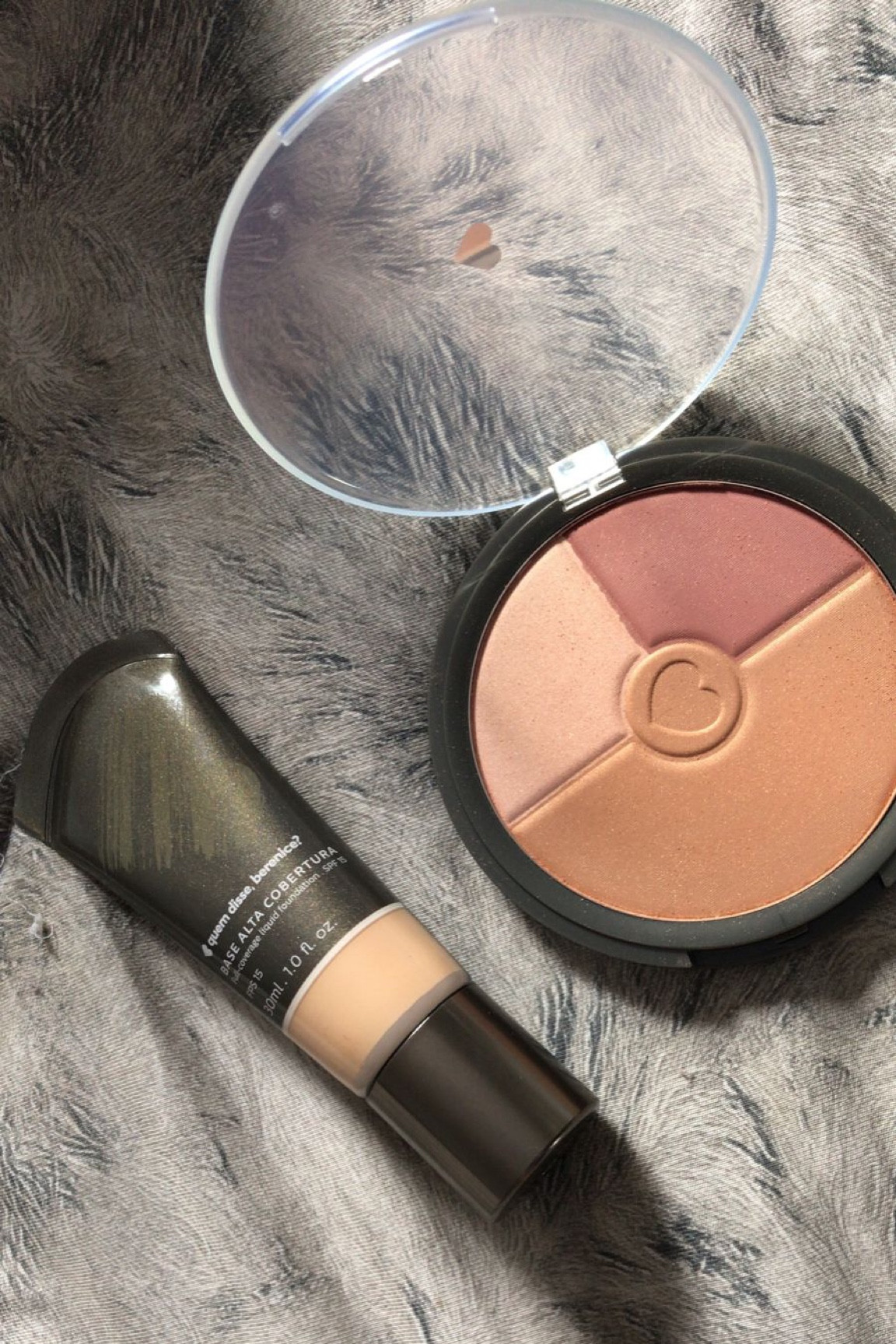 Minhas queridinhas da Quem disse, Berenice? Esse pó compacto multeefeitos é perfeito e dá um tom bronzeado maravilhoso. E você pode usar de várias formas 🥰 Mas a minha dica é você passar o pincel nele todo, só amo. E a base com alta cobertura, adaptação na pele é maravilhosa.

#LTKbrasil