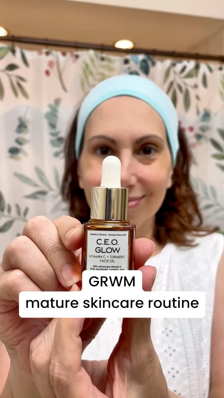 I’m constantly trying to find the right combination for my ever-evolving skin needs.

I'm 50 years old and have cutaneous lupus that makes my skin ultra-sensitive so I need to find products that moisturize, gently detox, and brighten my face.

These are the 3 products I am currently using:

Grace & Stella Under Eye Energizing Masks

Sunday Riley C.E.O. GLOW

Simply Vital Collagen, Retinol, Hyaluronic Acid


#LTKbeauty #LTKVideo #LTKover40