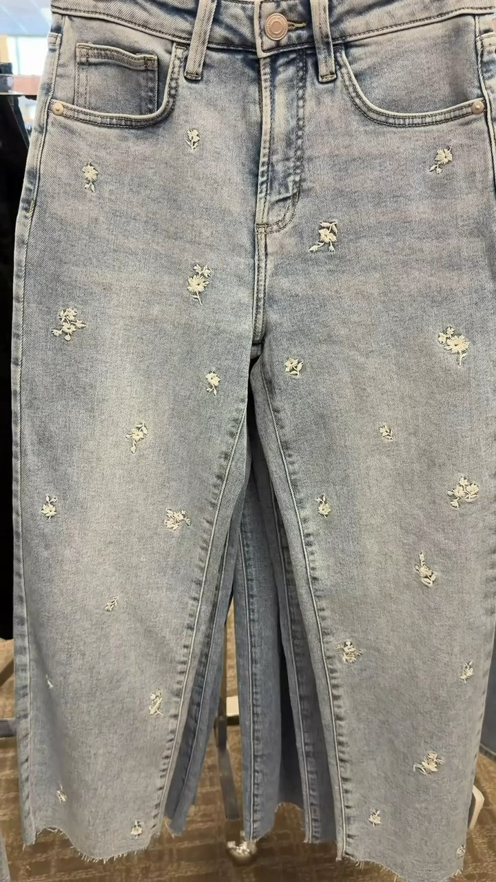 #Ad @Kohls is a one stop shop for the whole family! I even love finding things for my home their too! #kohlspartner #kohlsfinds 

 