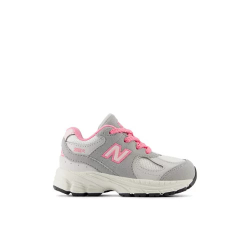 New Balance Kids' 2002 Grey/Pink - Grey/Pink | Joe's New Balance Outlet