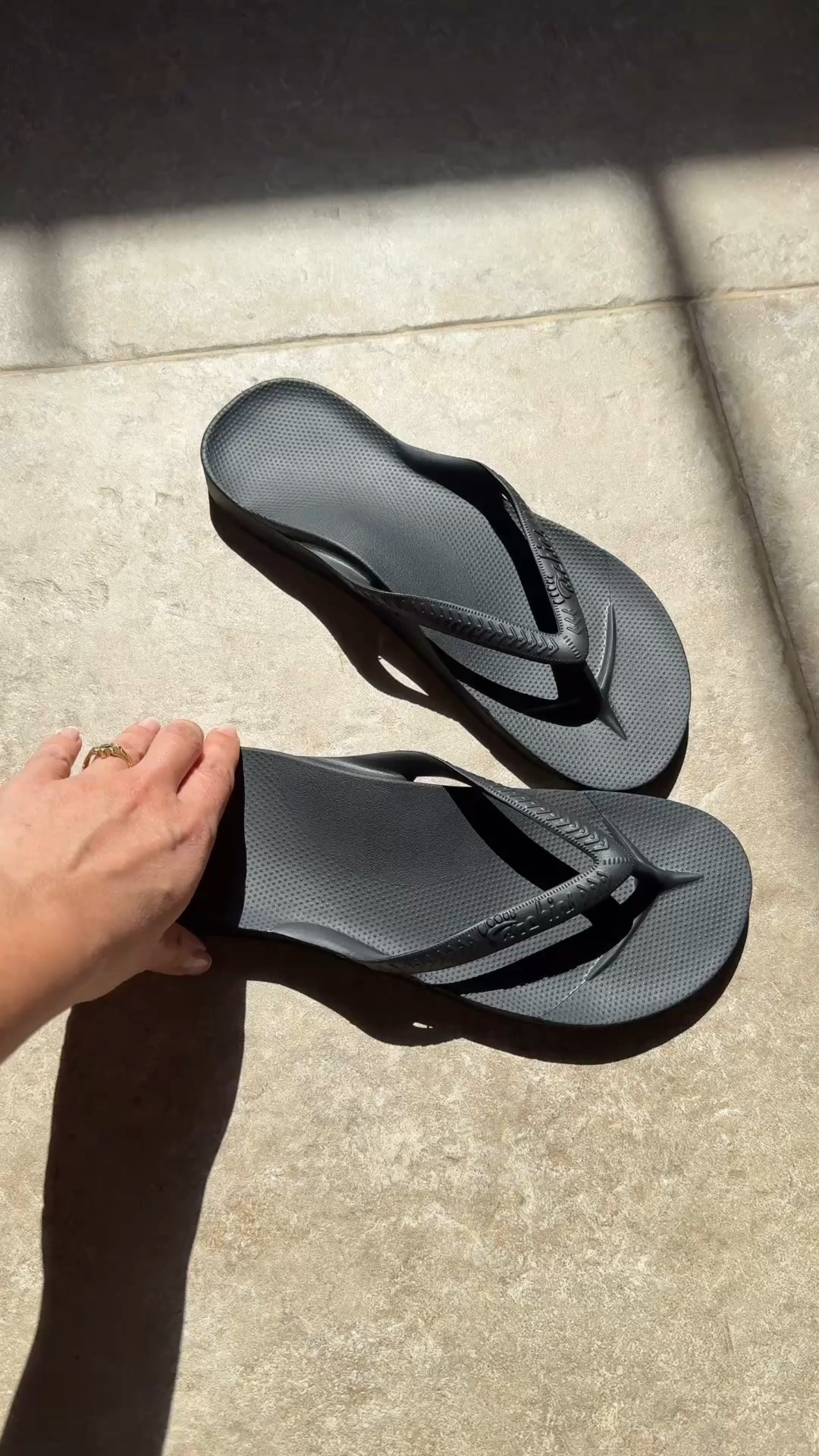Finally back in stock 🙌🏻 
Black are available with next day prime delivery …. 
True to size 
Mould to your foot 
The comfiest flip flop ever 😉


Ad

#LTKuk #LTKtravel #LTKshoes