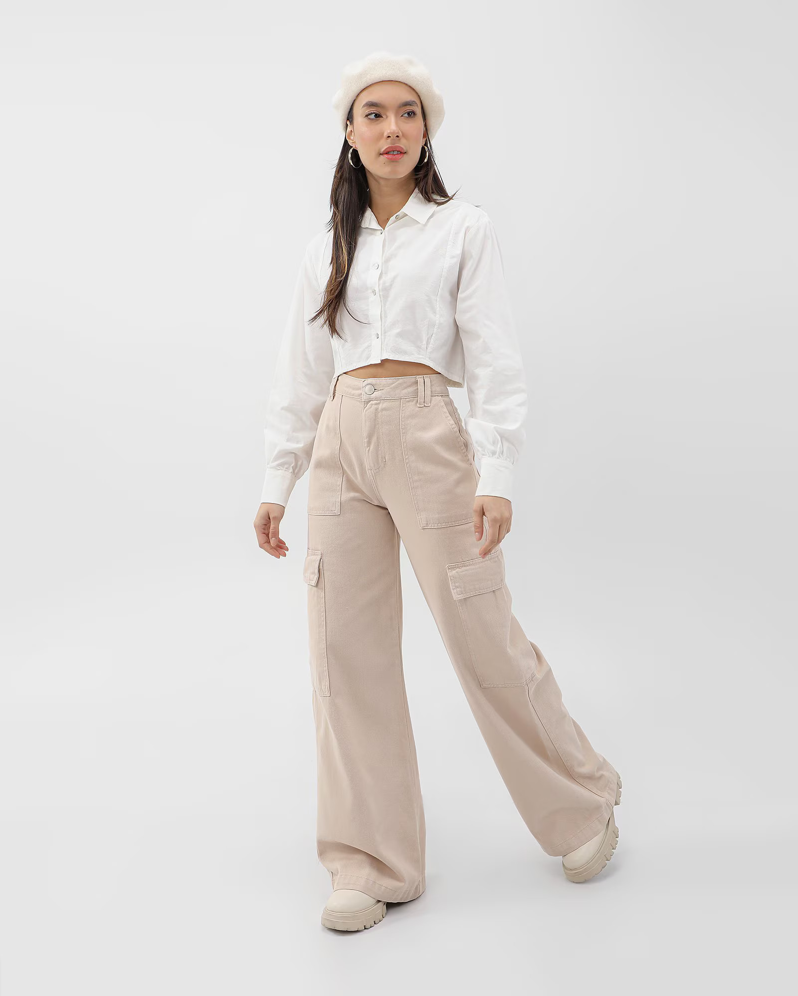 Calça jeans color feminina wide leg bolso cargo bege | Pool by Riachuelo | Riachuelo (BR)