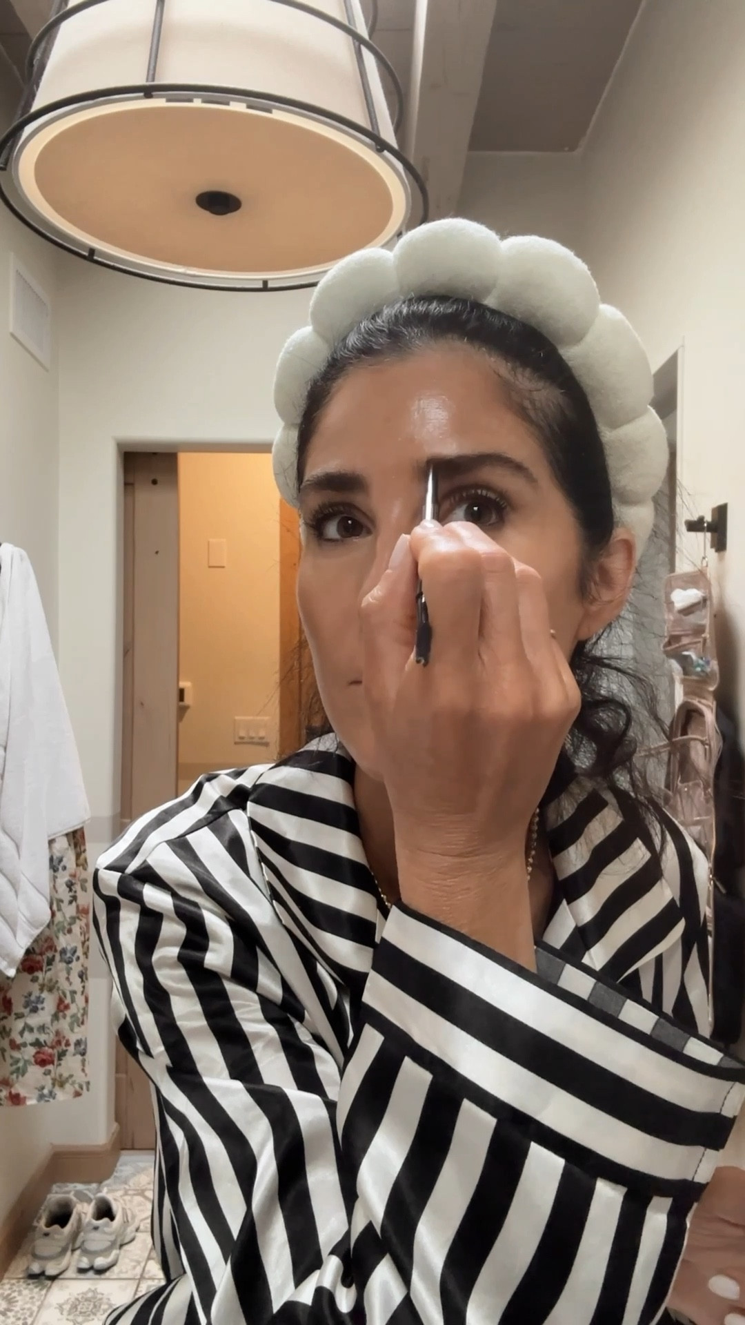 Get ready with me ✨
Foundation: neutral tan 
 #makeup #skincare #over40 #beautymusthaves #stylinbyaylin #aylin 

#LTKOver40 #LTKFindsUnder100 #LTKStyleTip