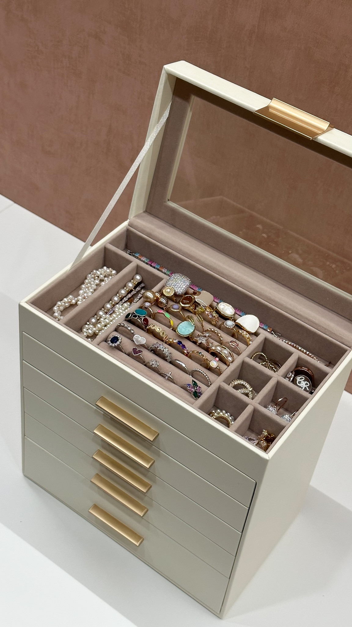 It’s ok to be obsessed with jewelry ✨♥️ 


#LTKeurope #LTKfamily