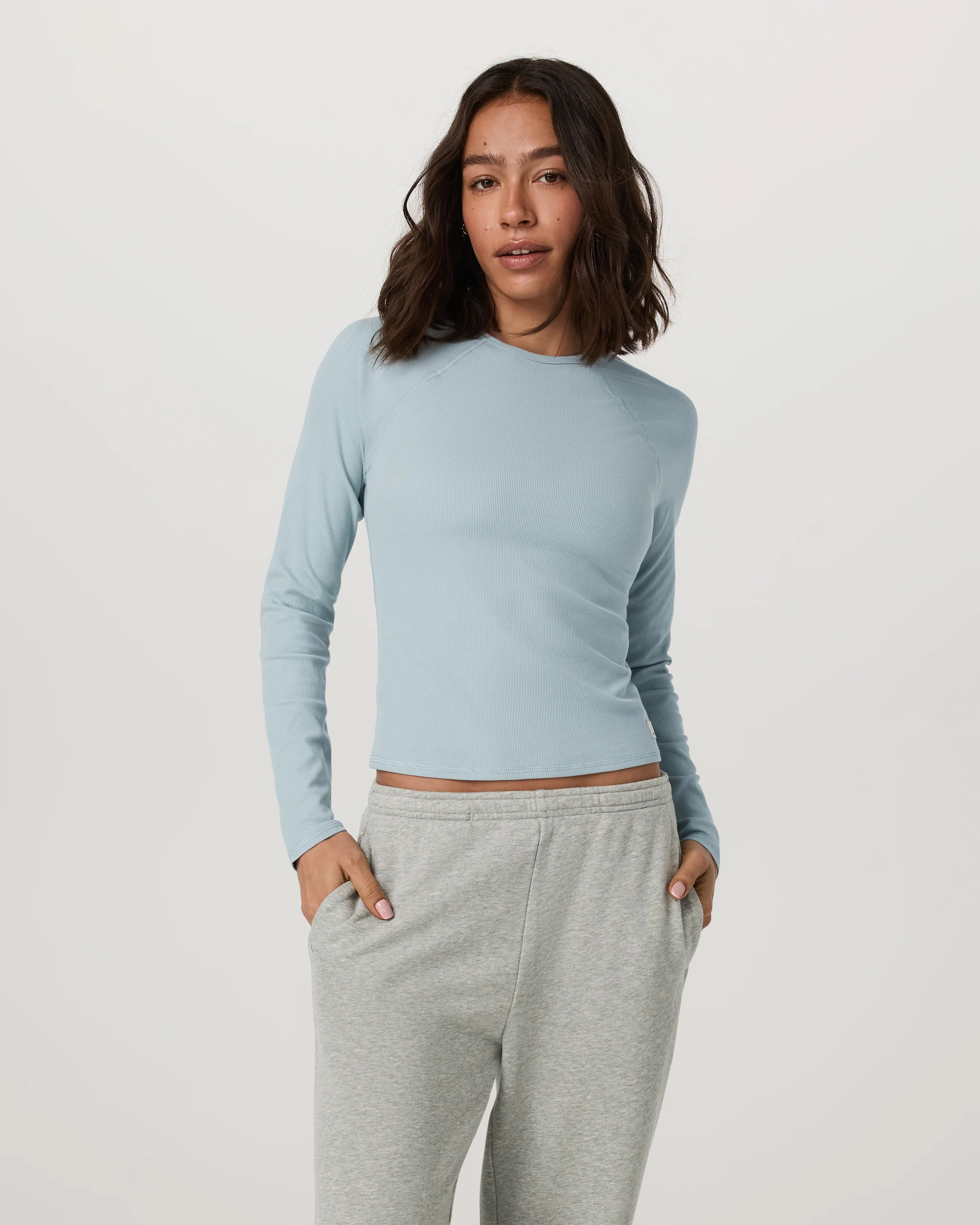 Long Sleeve Pose Crew | Vuori Clothing (US & Canada)