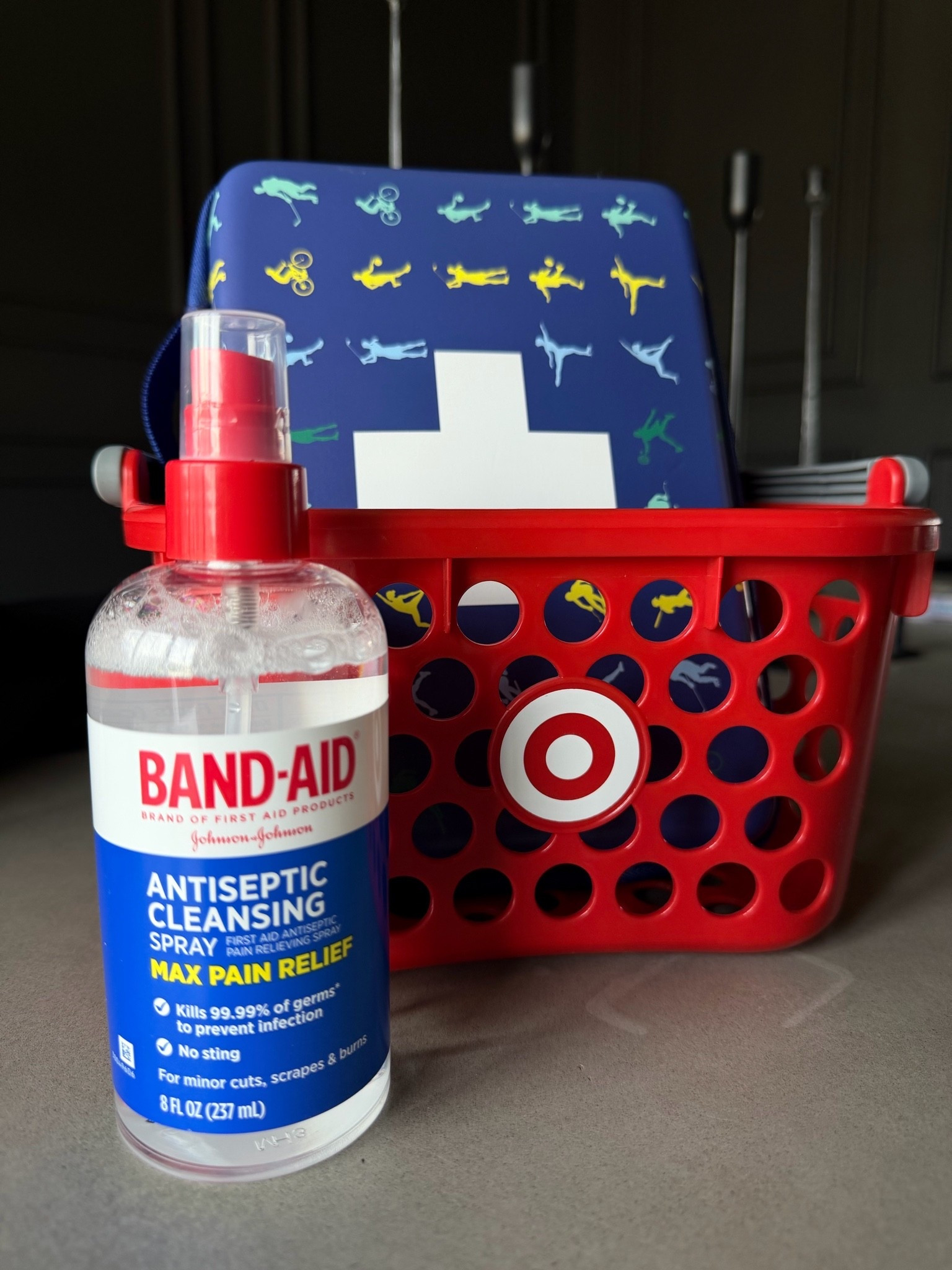 #ad I am so excited to partner with @target and @bandaid brand to share their "Build Your Own First Aid Kit" - having four kids in sports (3 being boys) I do not leave the house without a first aid kit! Right now, if you purchase three qualifying products, you get the bag for free! I grabbed a first aid kit, antiseptic cleansing spray and Neosporin! I knew this kit would be perfect for my sports mom bag, since it's sports themed this year! #TargetPartner #Target #BANDAIDBrandPartner #firstaidkit